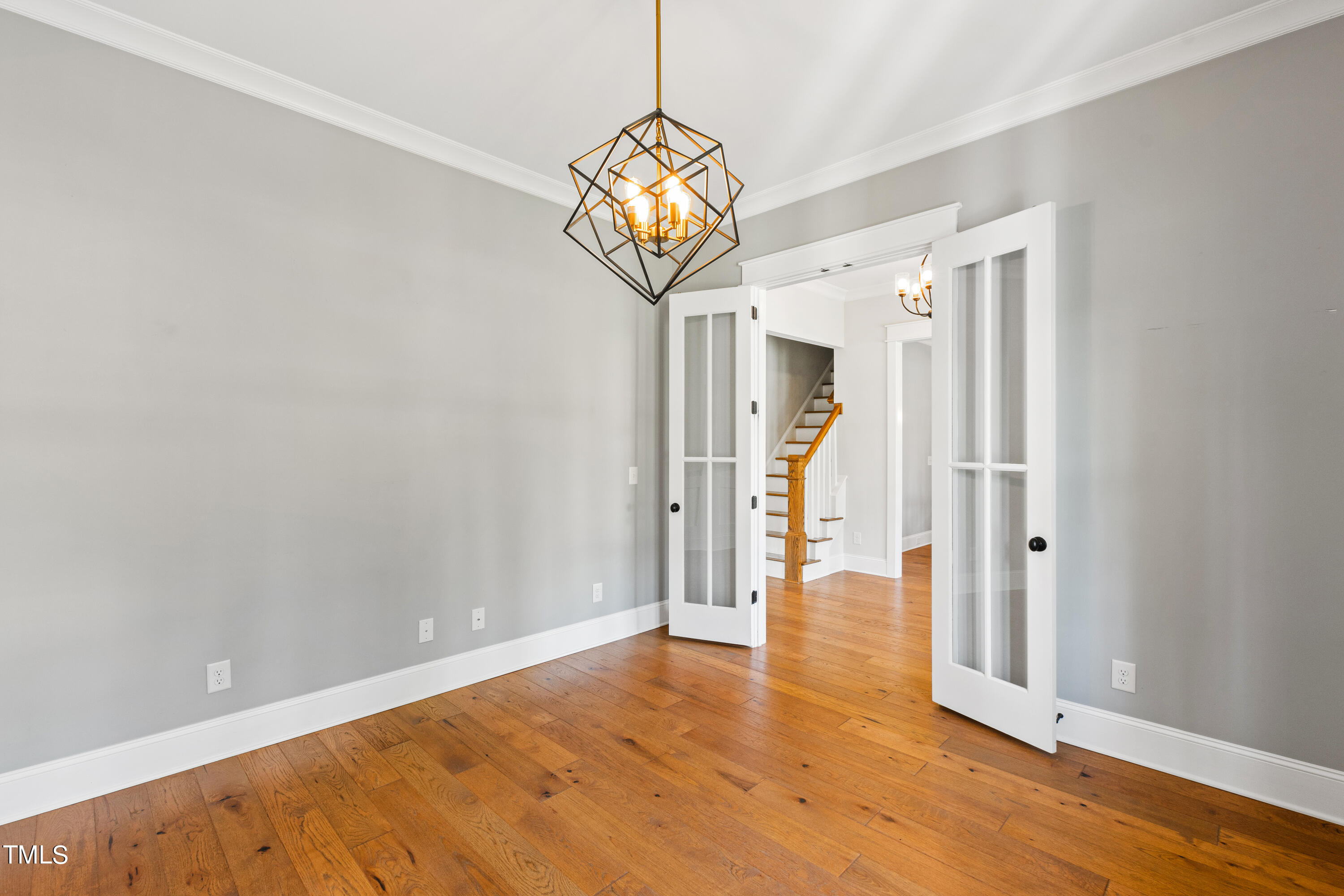 1509 Rock Dove Way