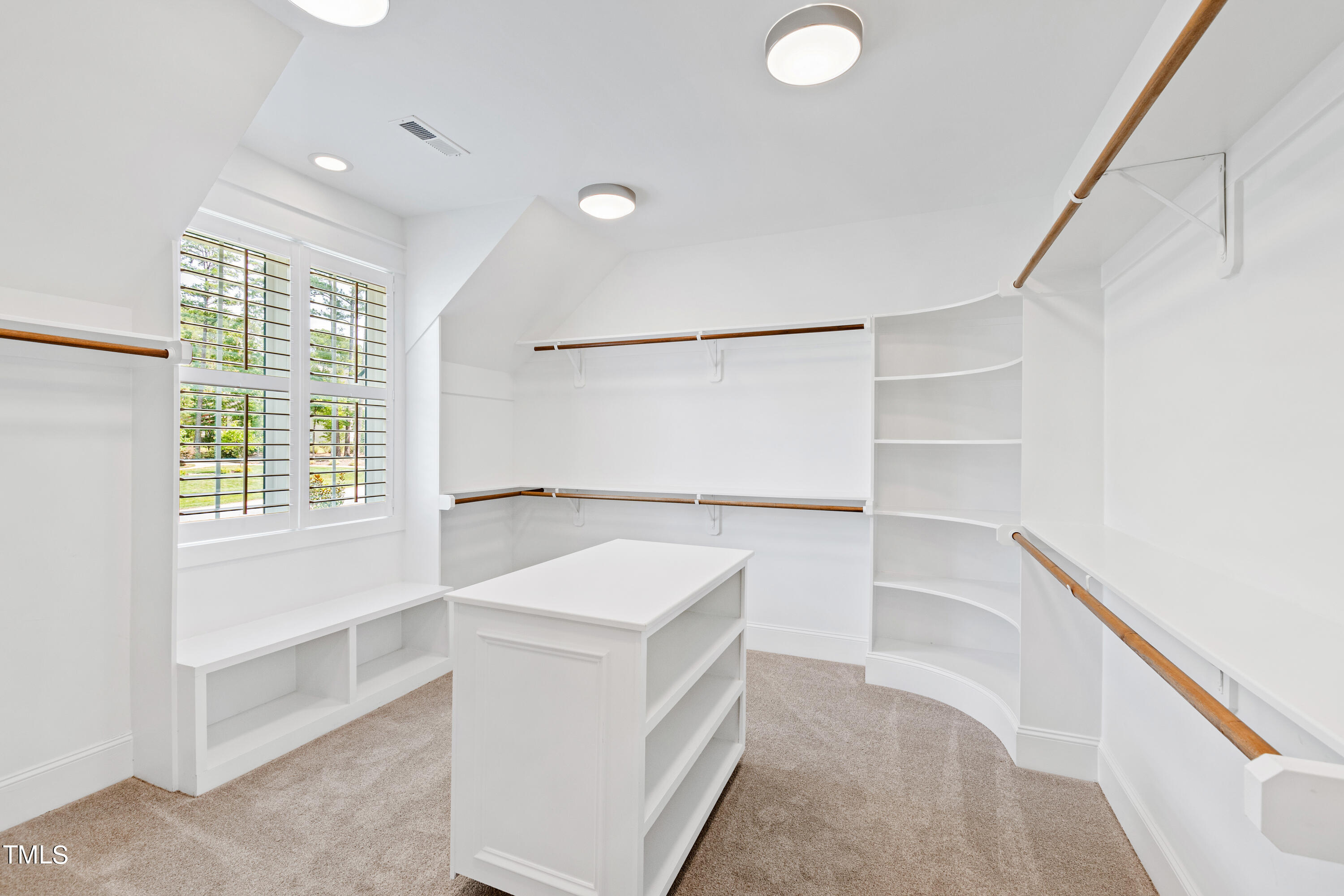 1509 Rock Dove Way