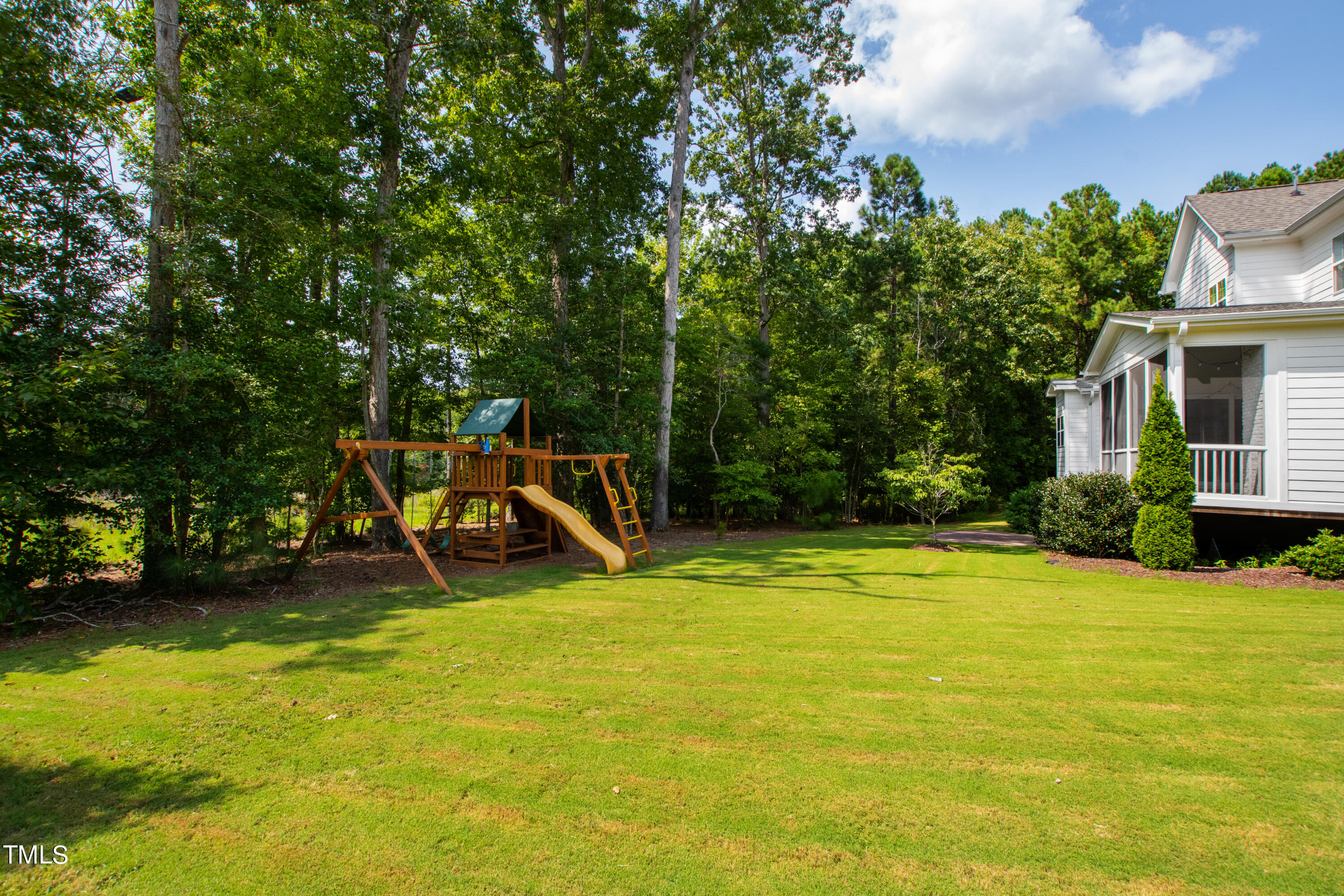 1509 Rock Dove Way