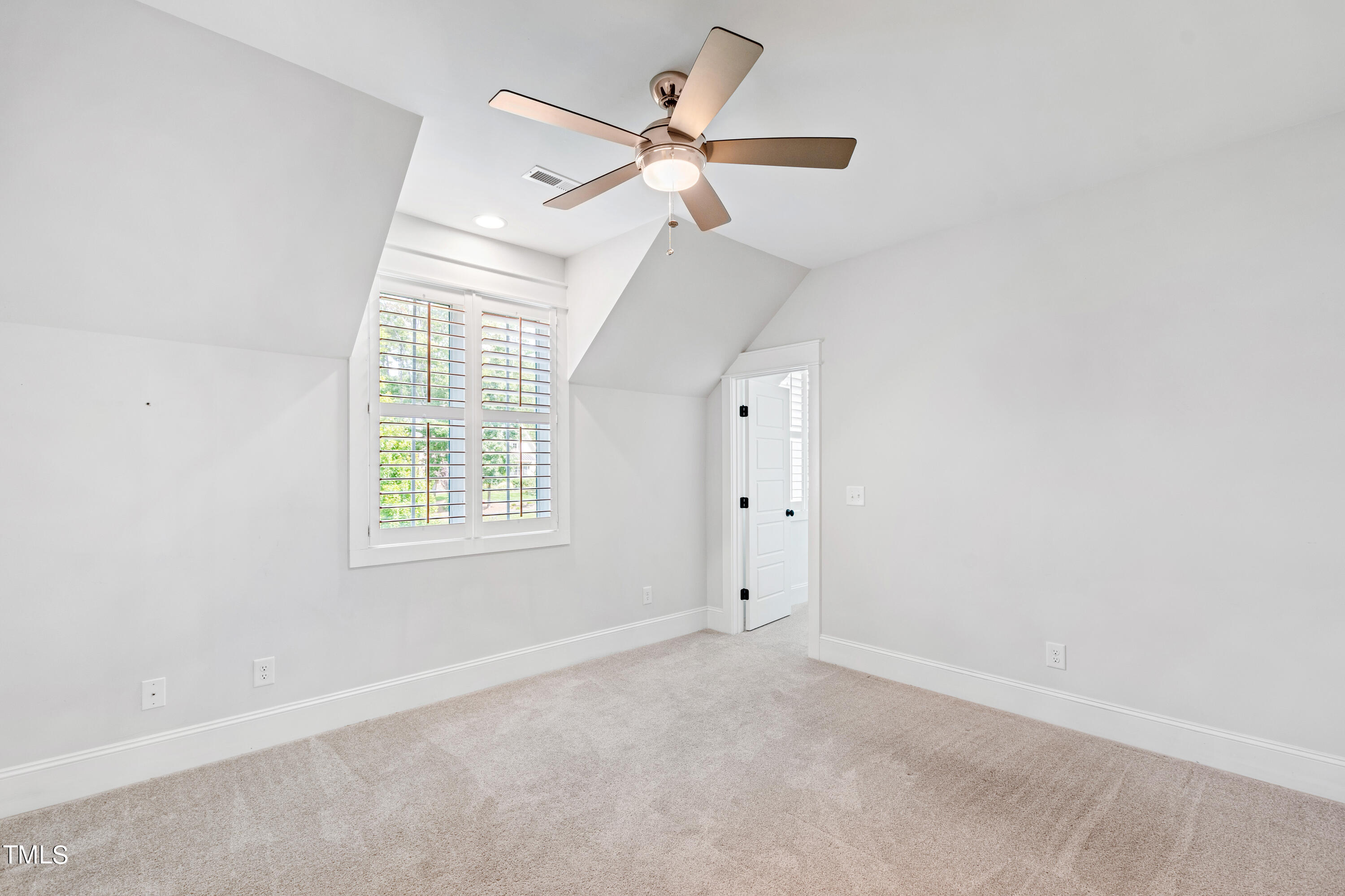 1509 Rock Dove Way