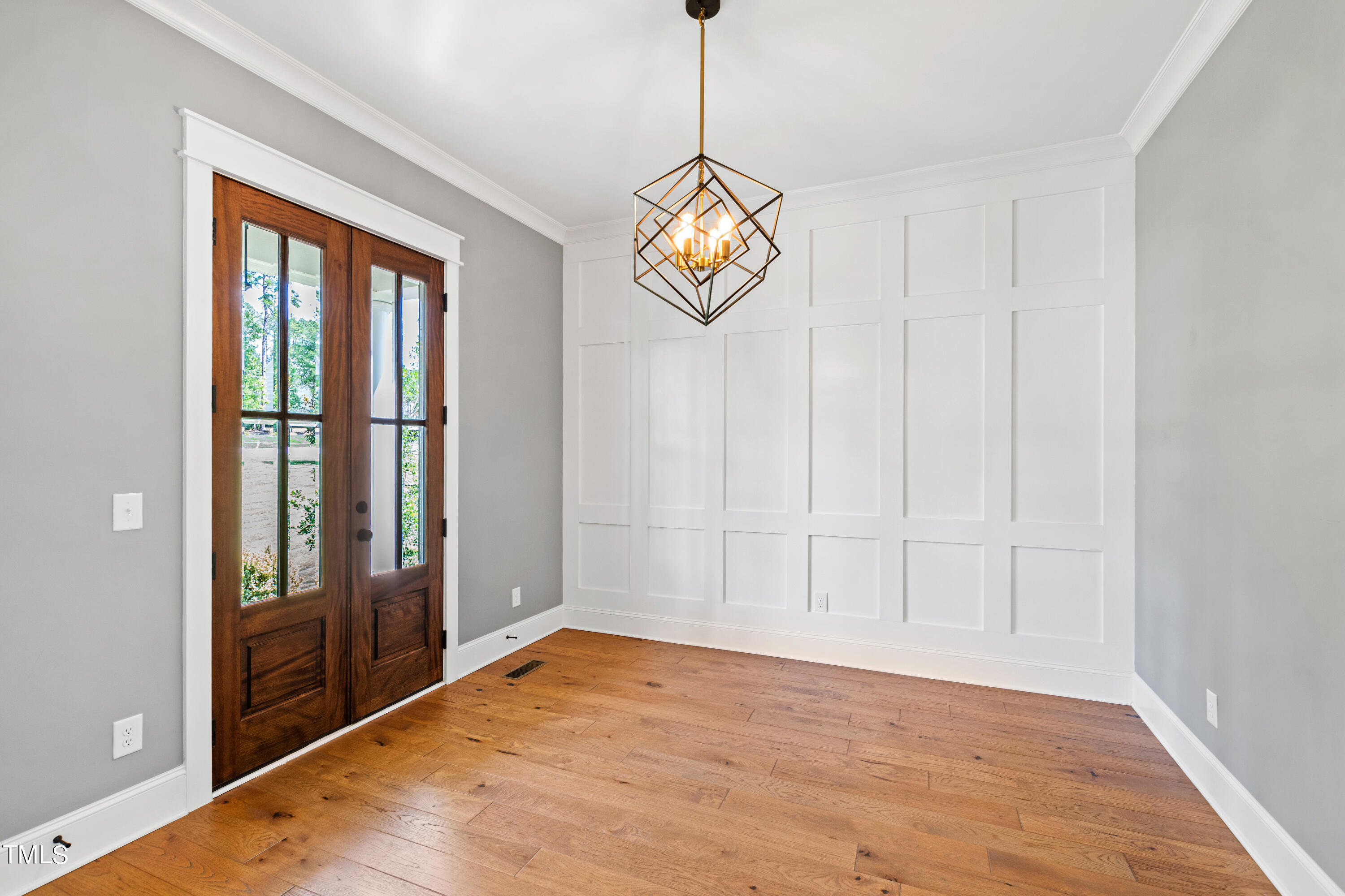1509 Rock Dove Way