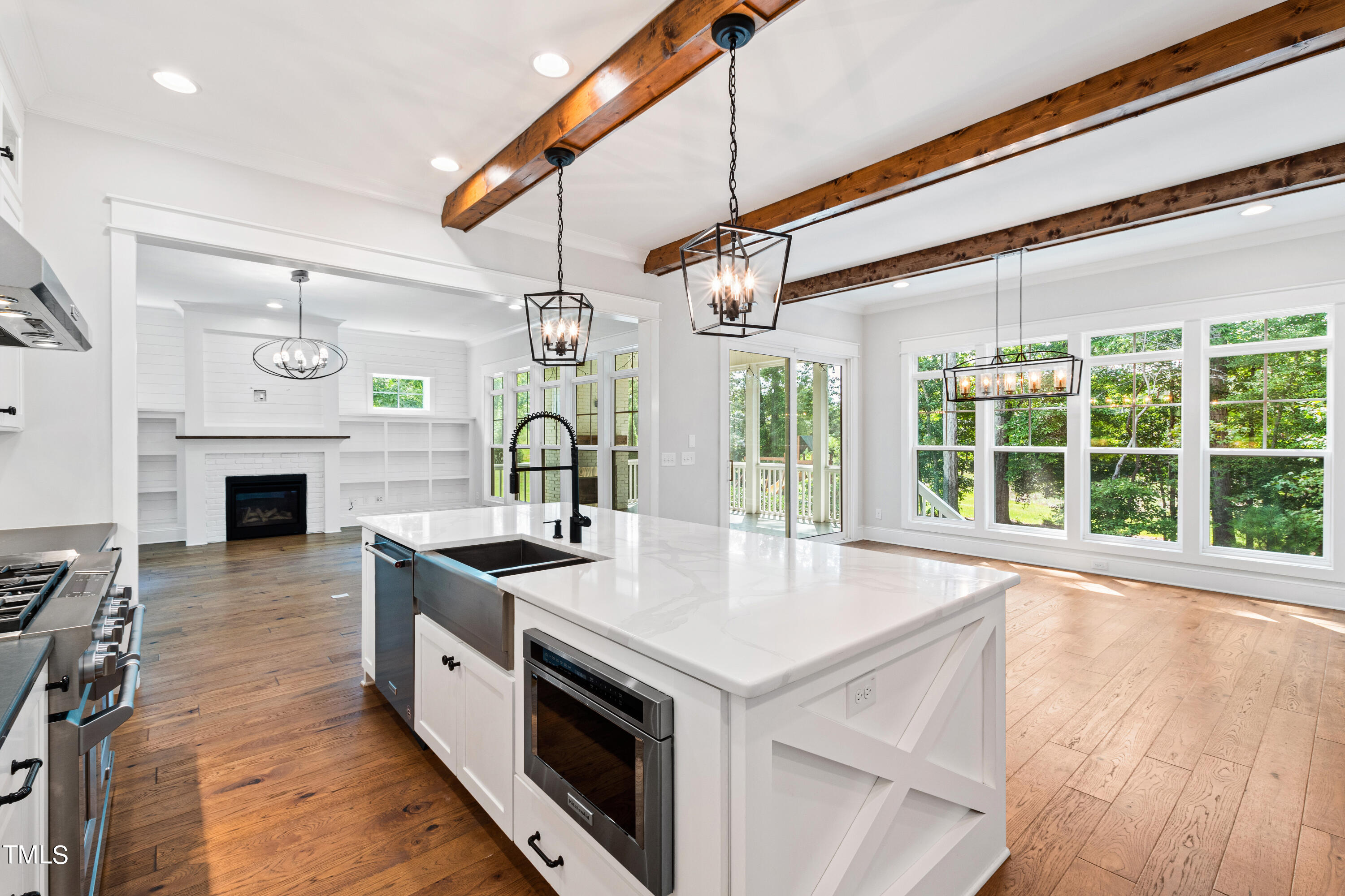 1509 Rock Dove Way