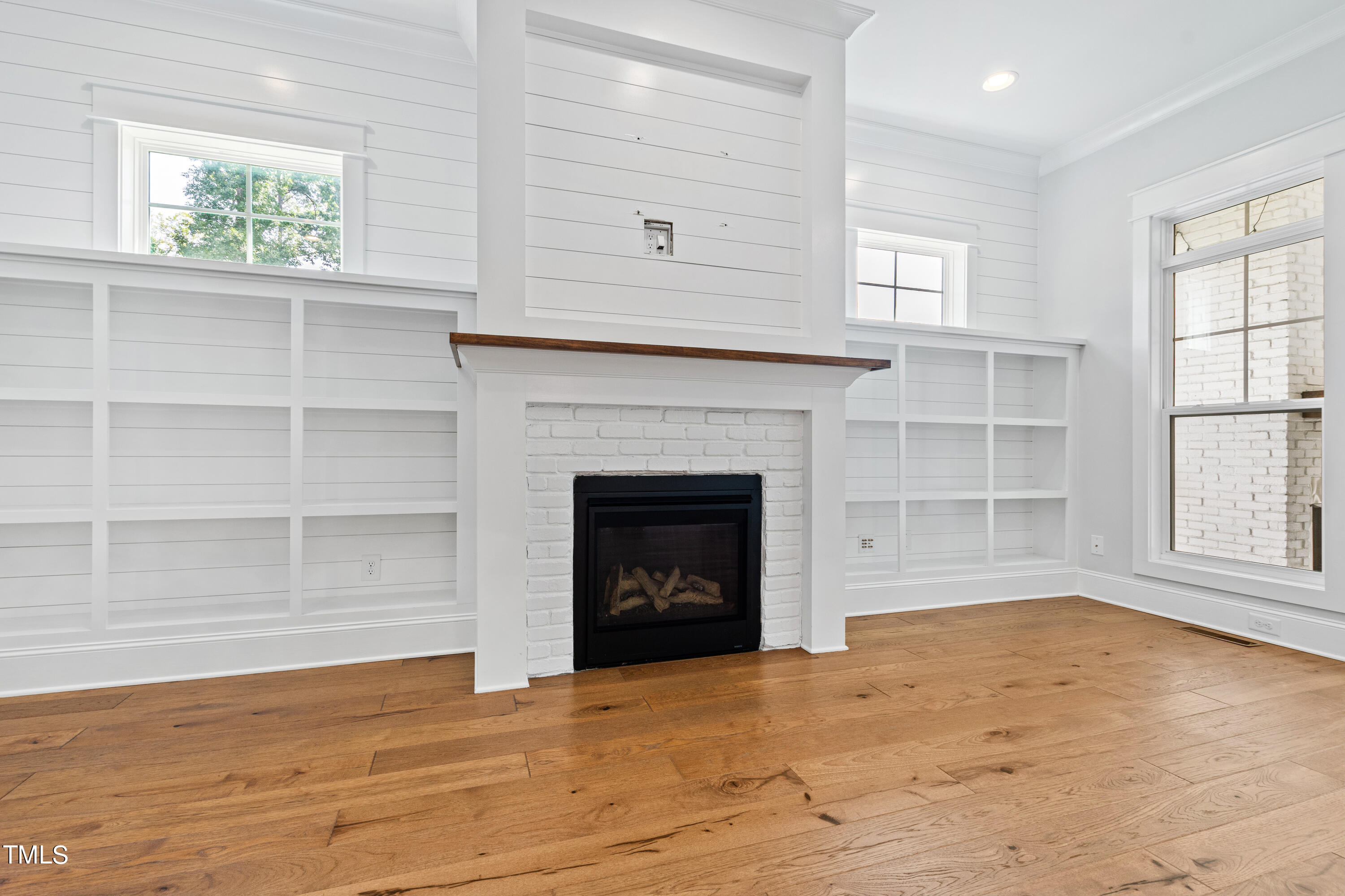 1509 Rock Dove Way
