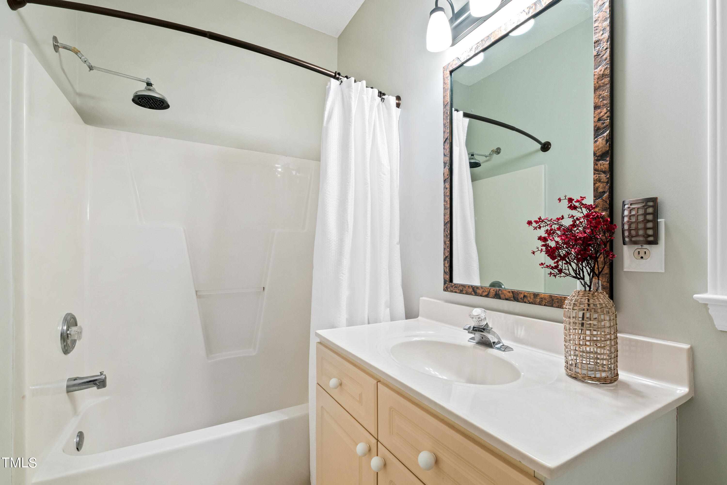 4 Creeks Edge Court