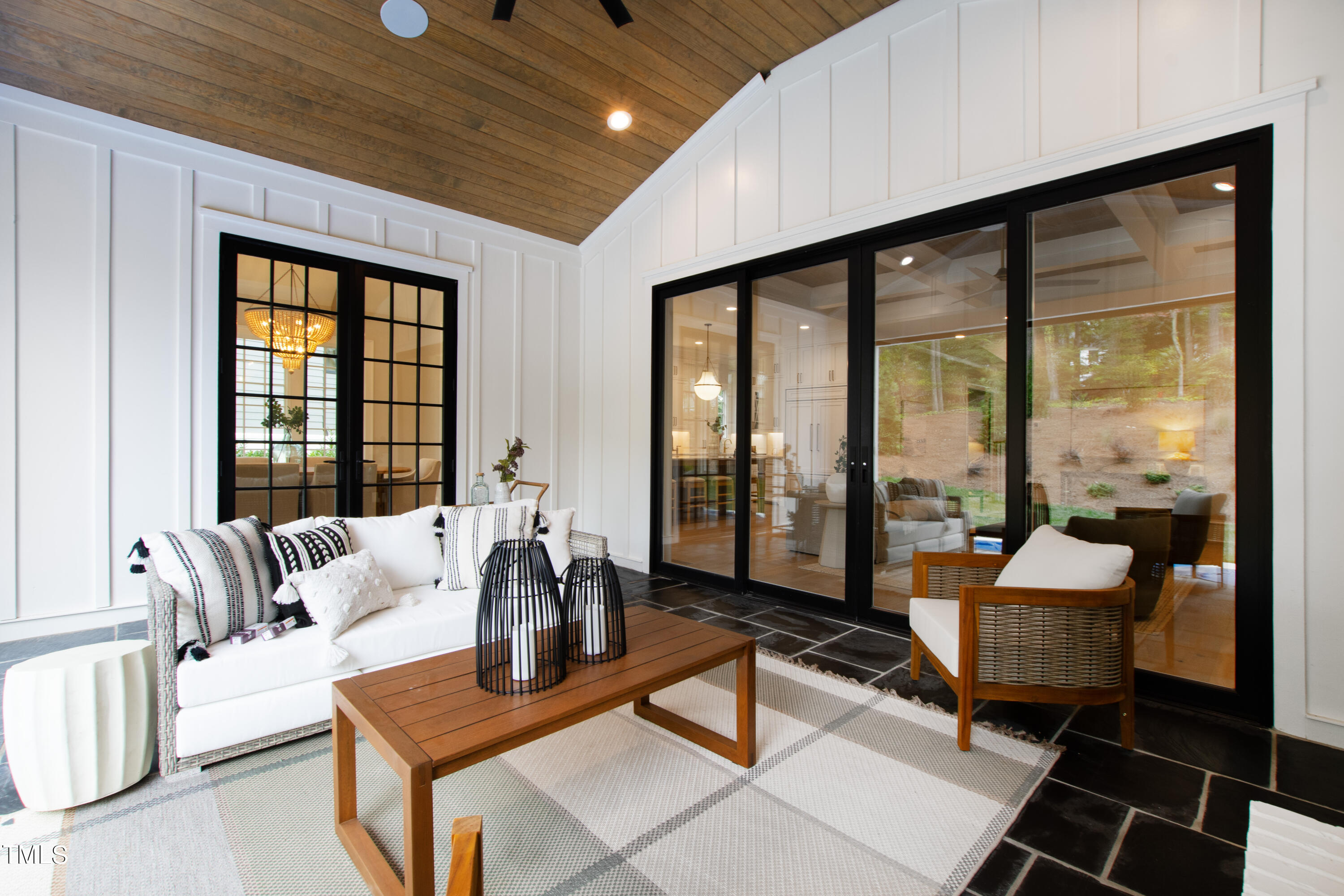 1402 Hunting Ridge Road
