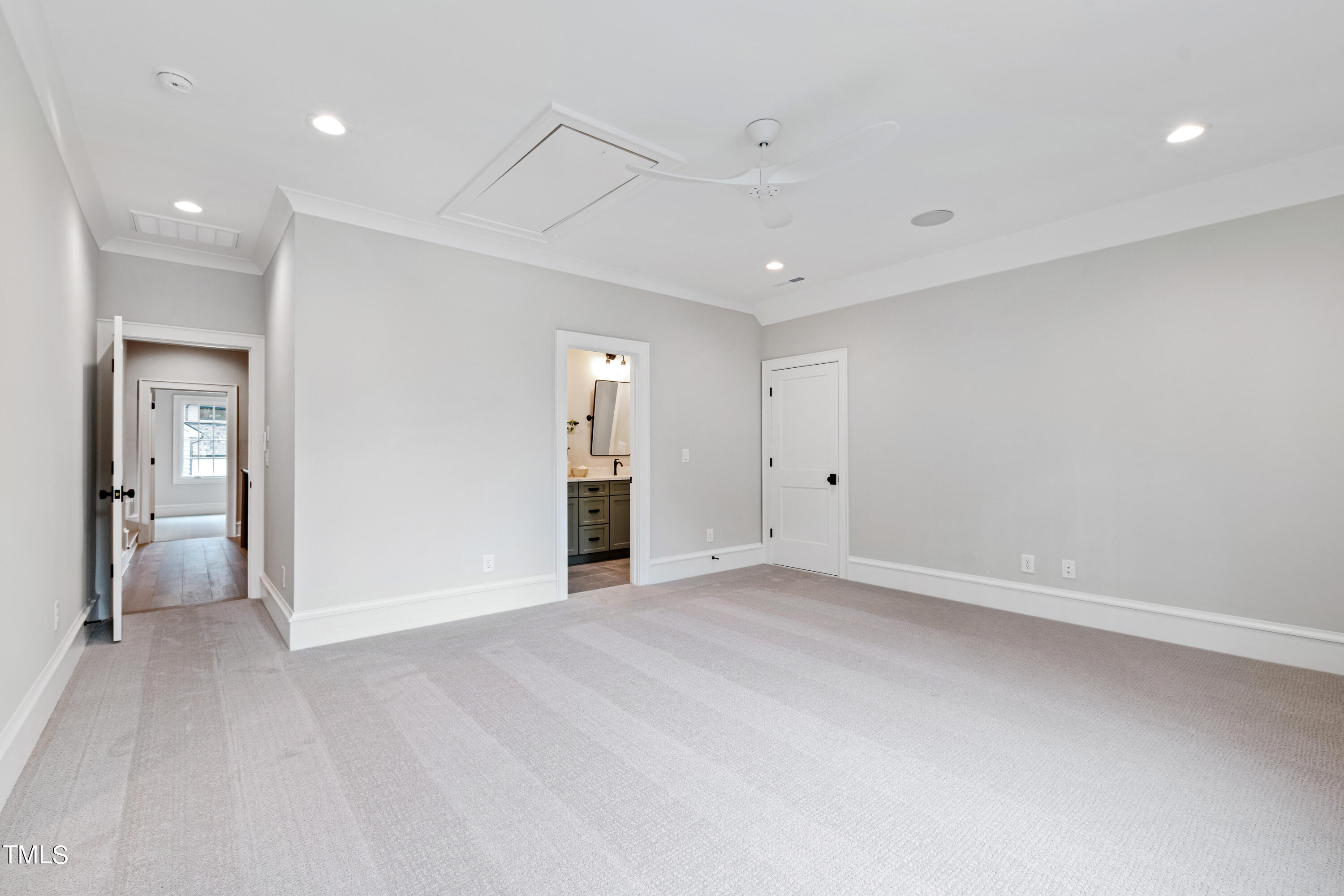 1402 Hunting Ridge Road