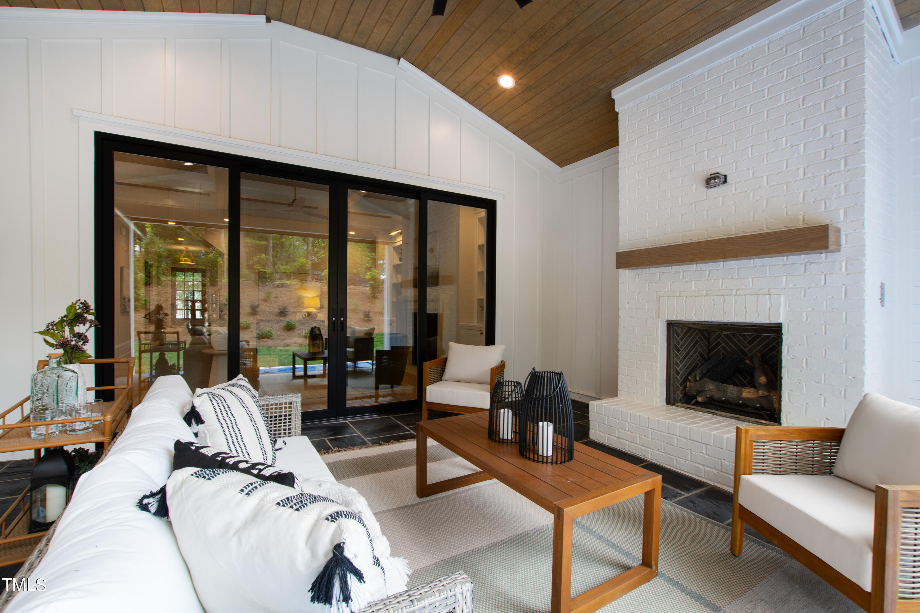 1402 Hunting Ridge Road