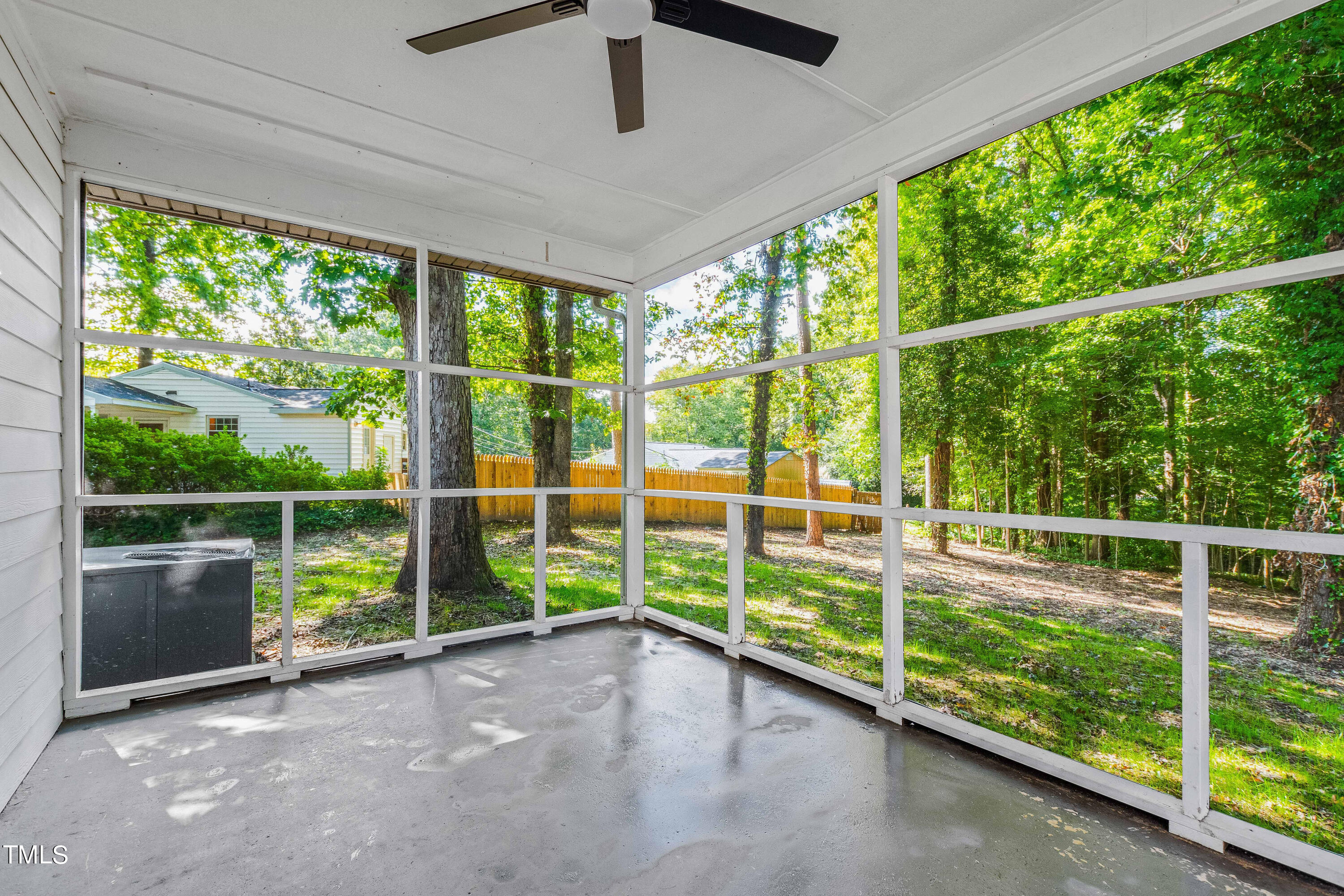 3505 Apache Drive