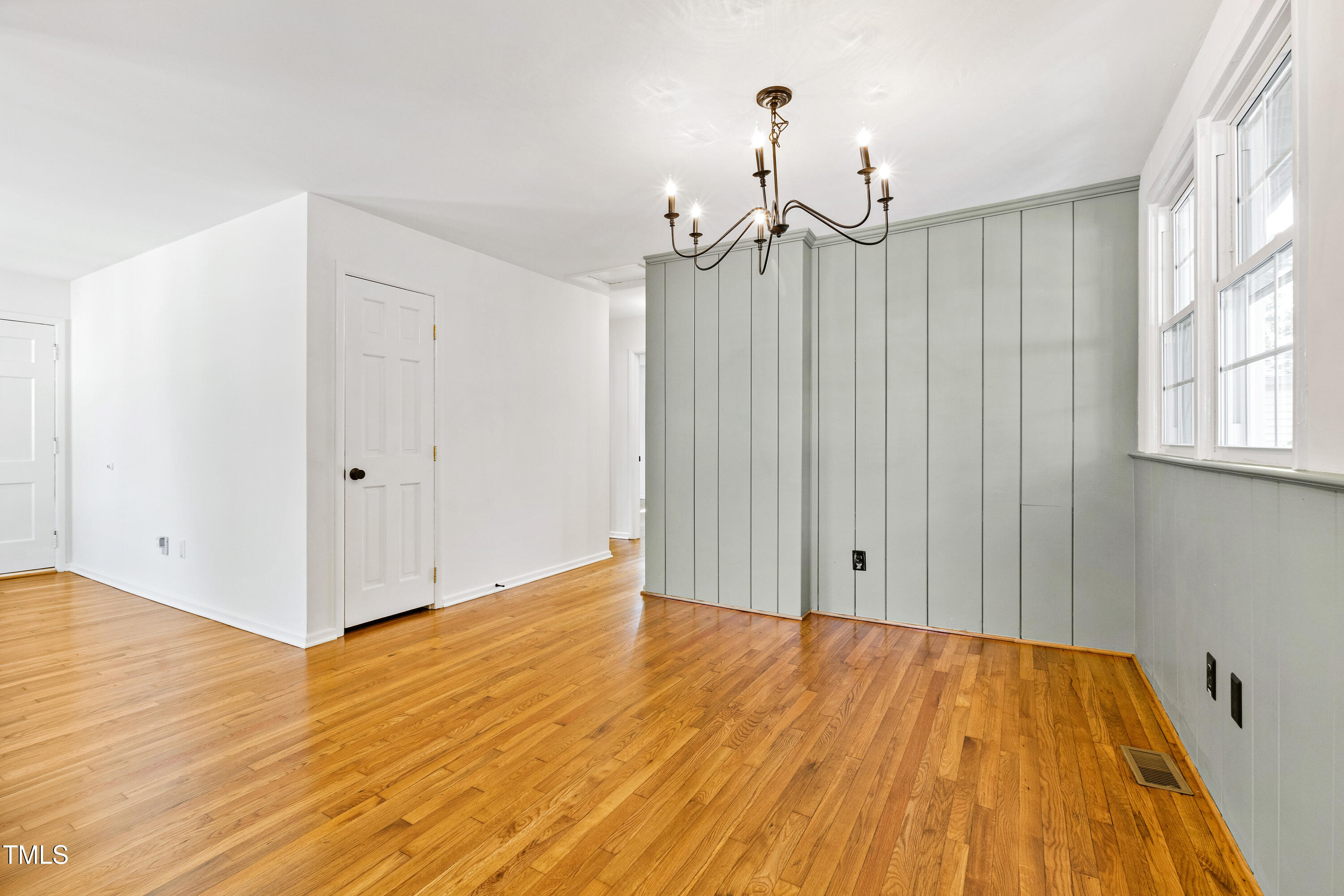 3505 Apache Drive