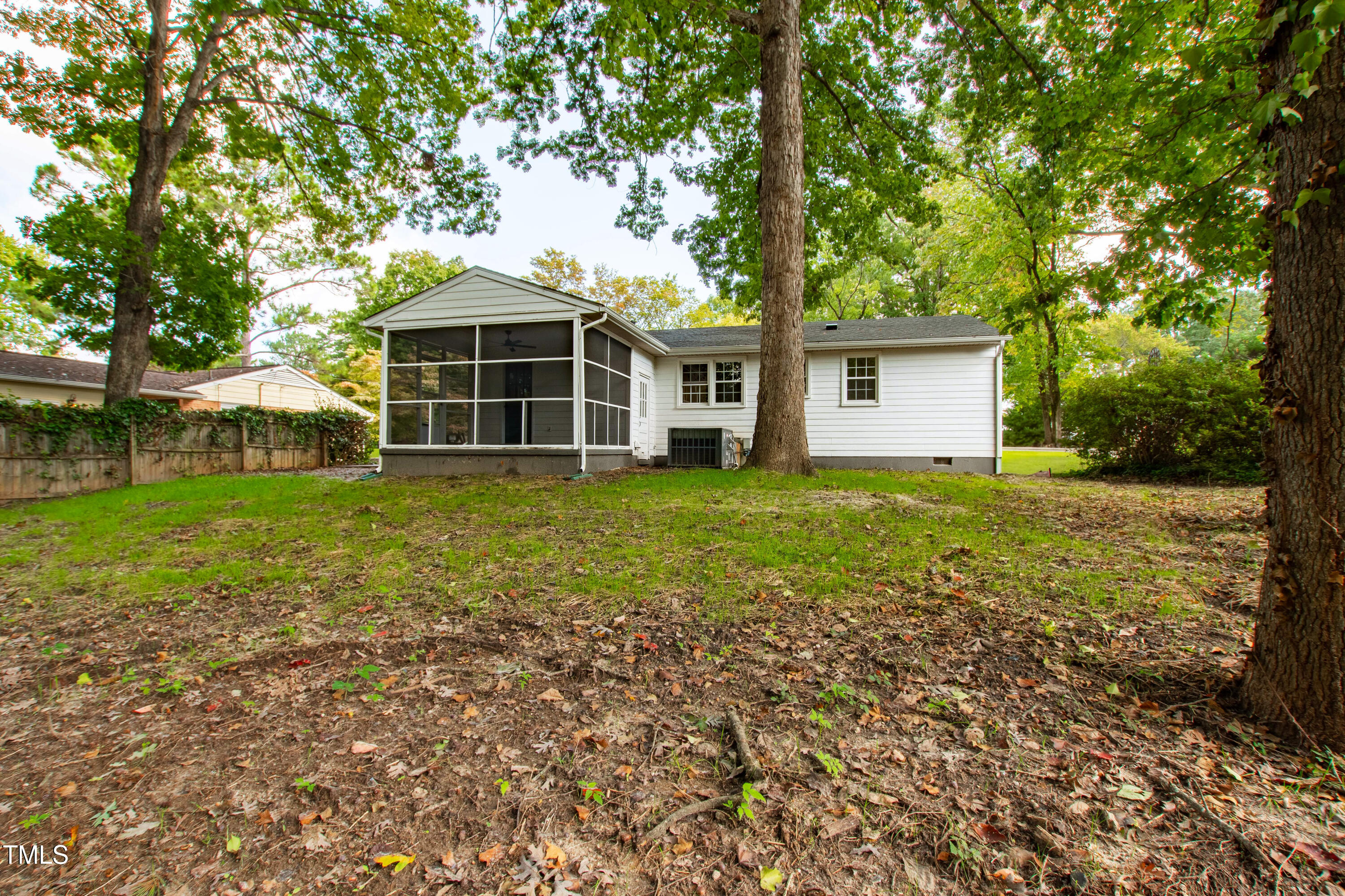 3505 Apache Drive
