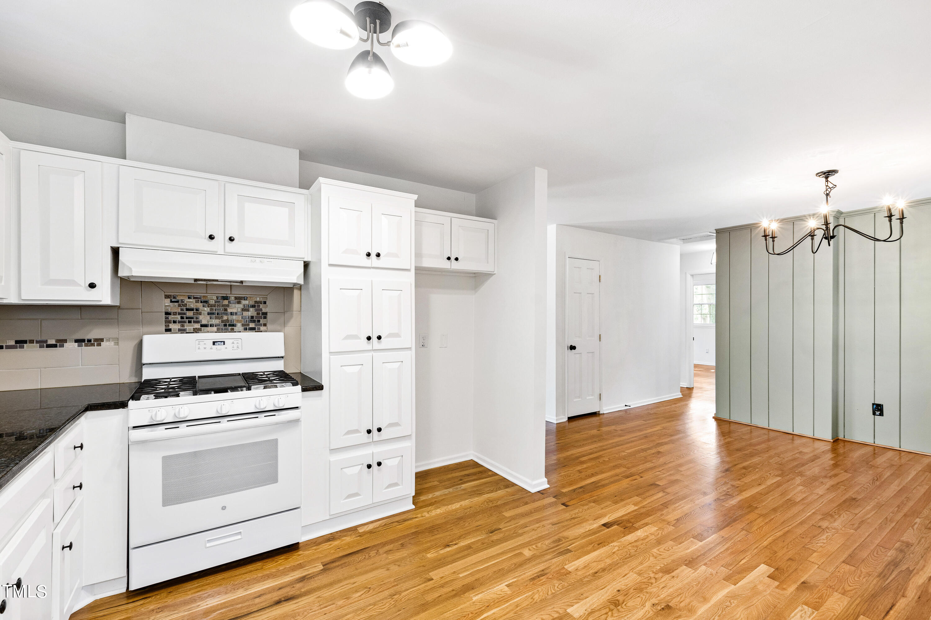 3505 Apache Drive