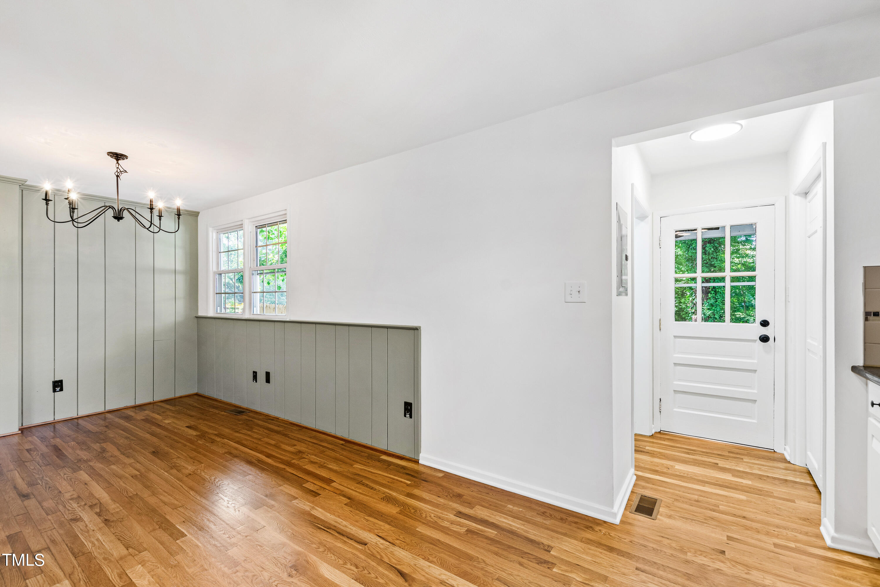 3505 Apache Drive