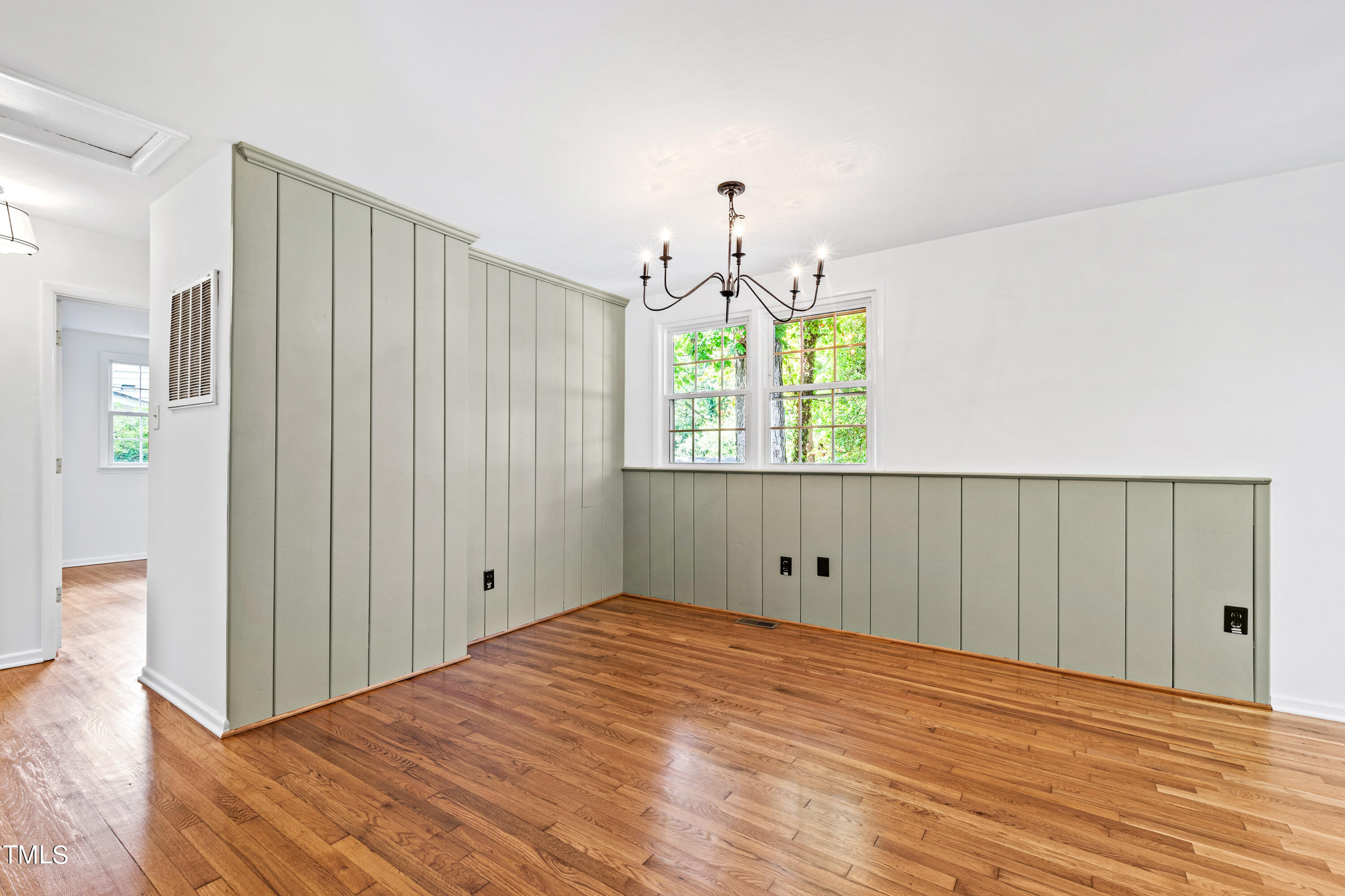3505 Apache Drive