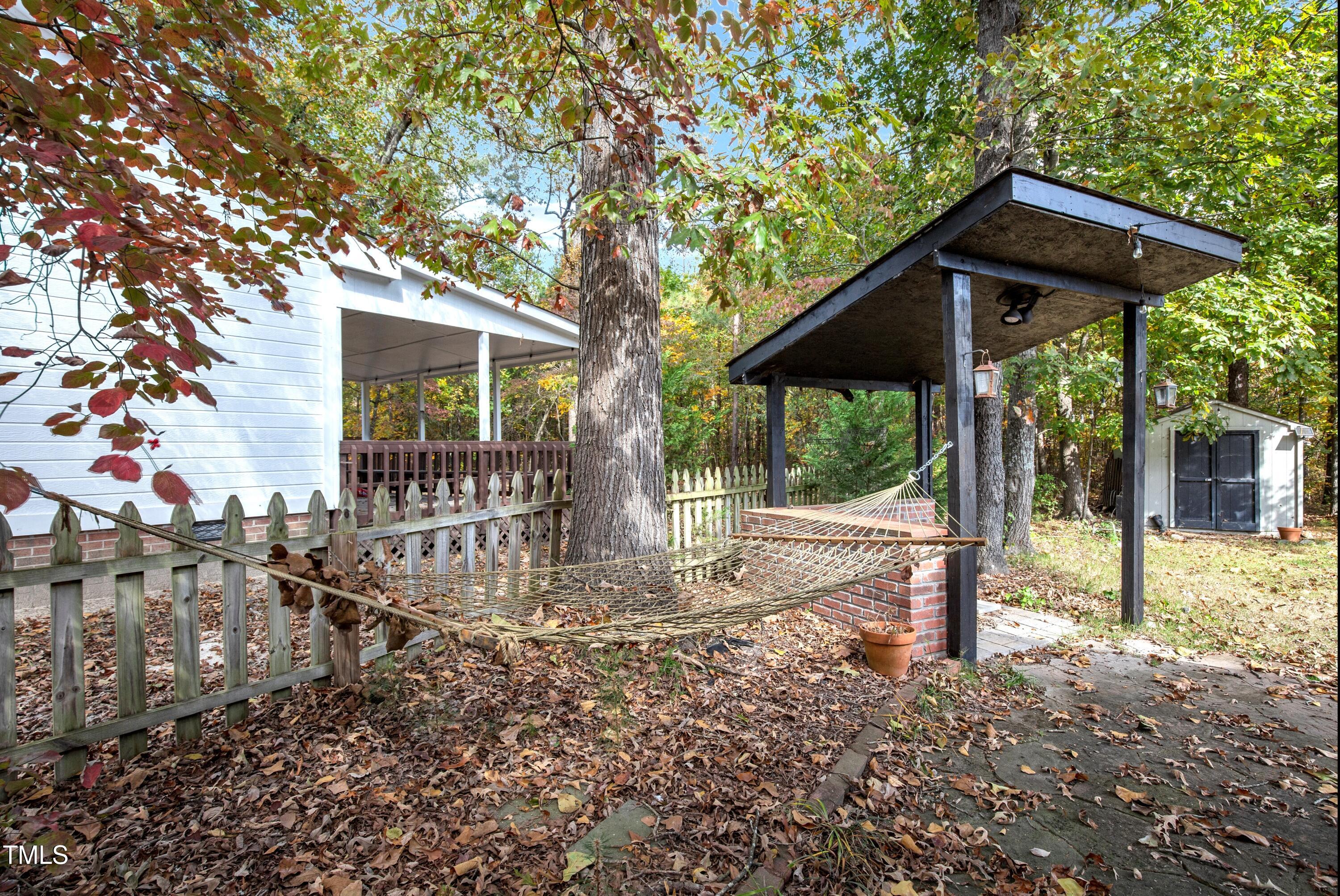 937 Flintwood Road