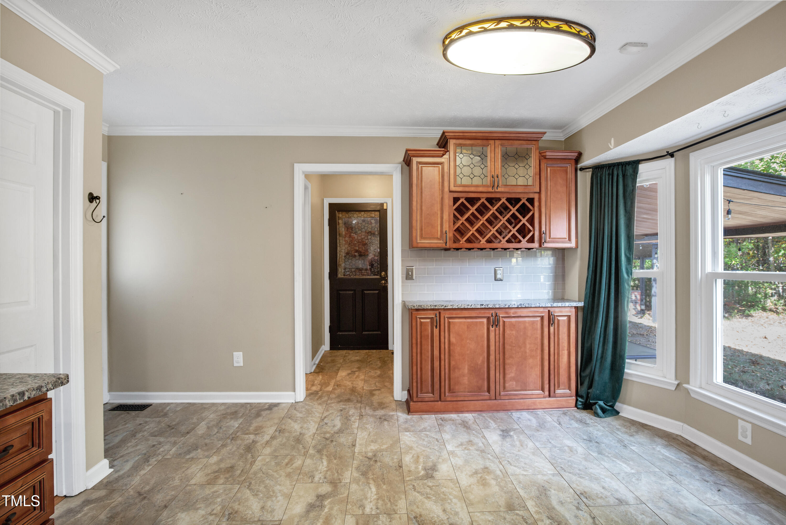 937 Flintwood Road