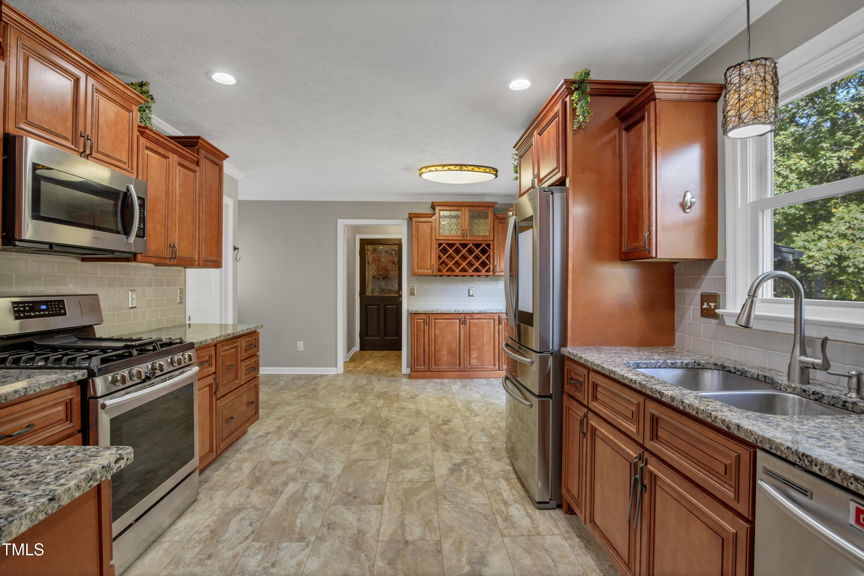 937 Flintwood Road