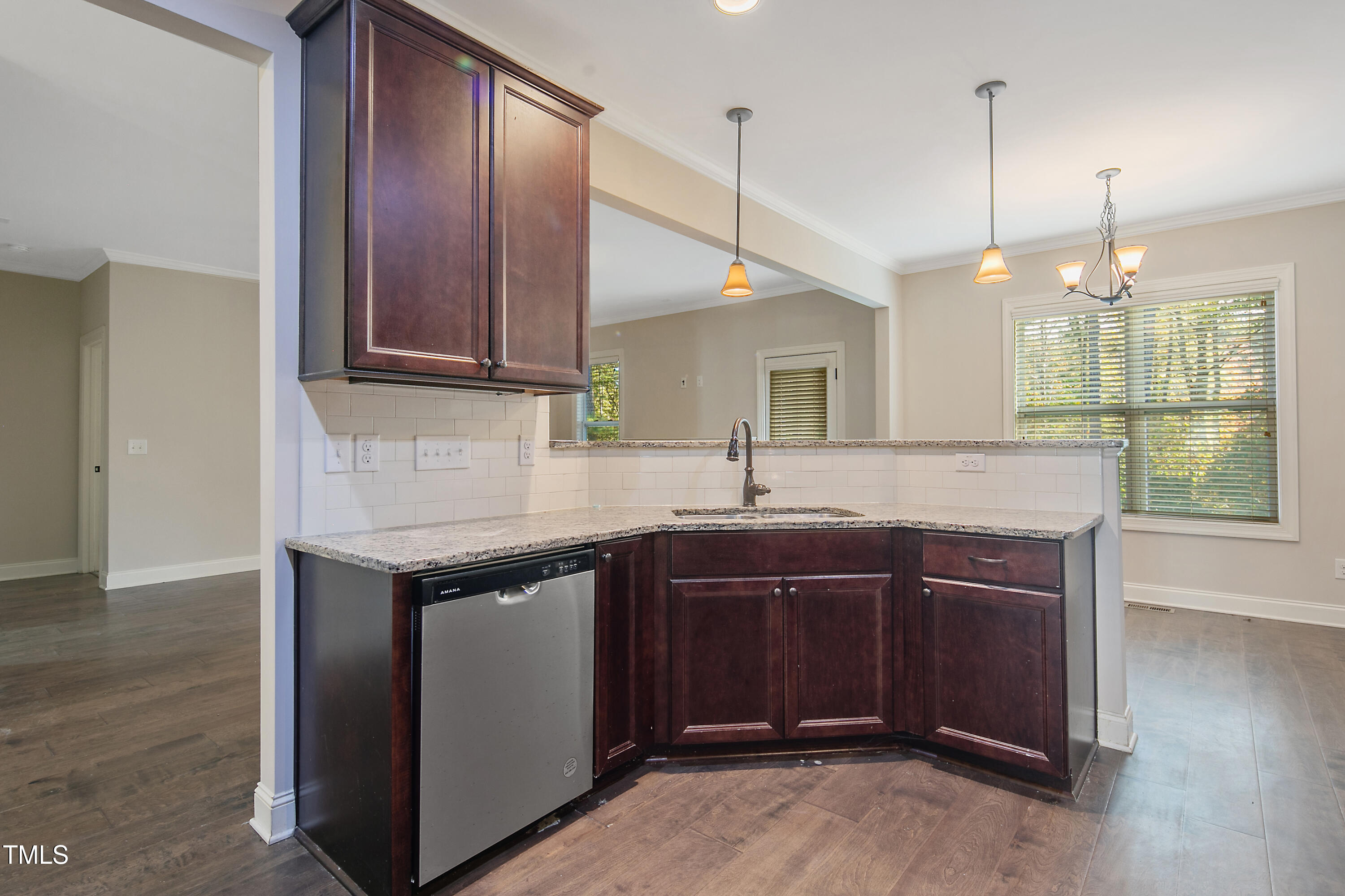 98 Valley Brook Ln