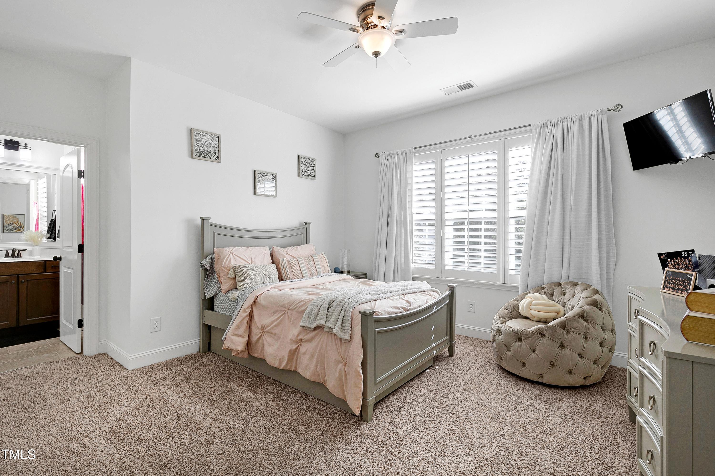 210 Sunset Bluffs Drive