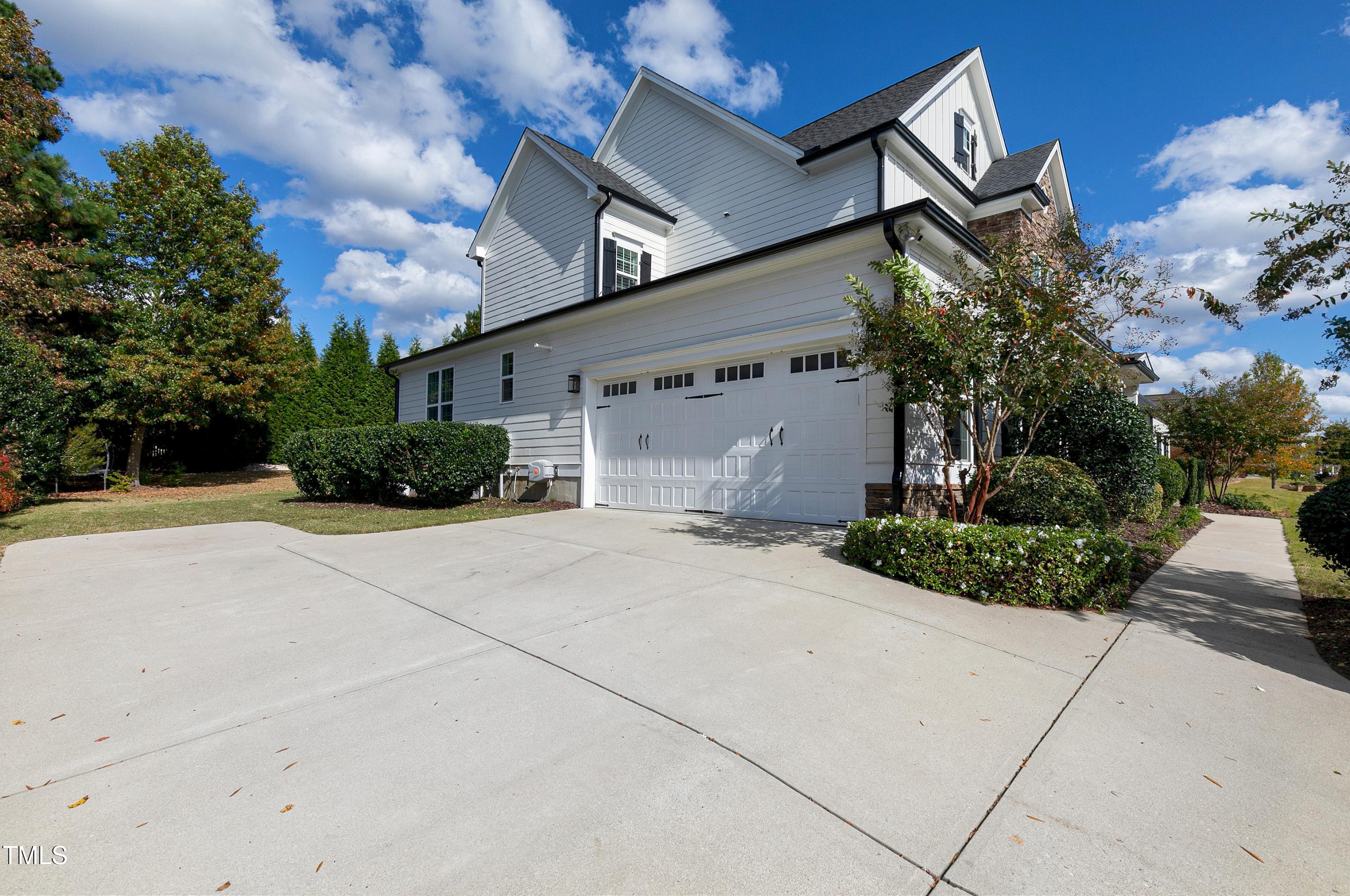 210 Sunset Bluffs Drive