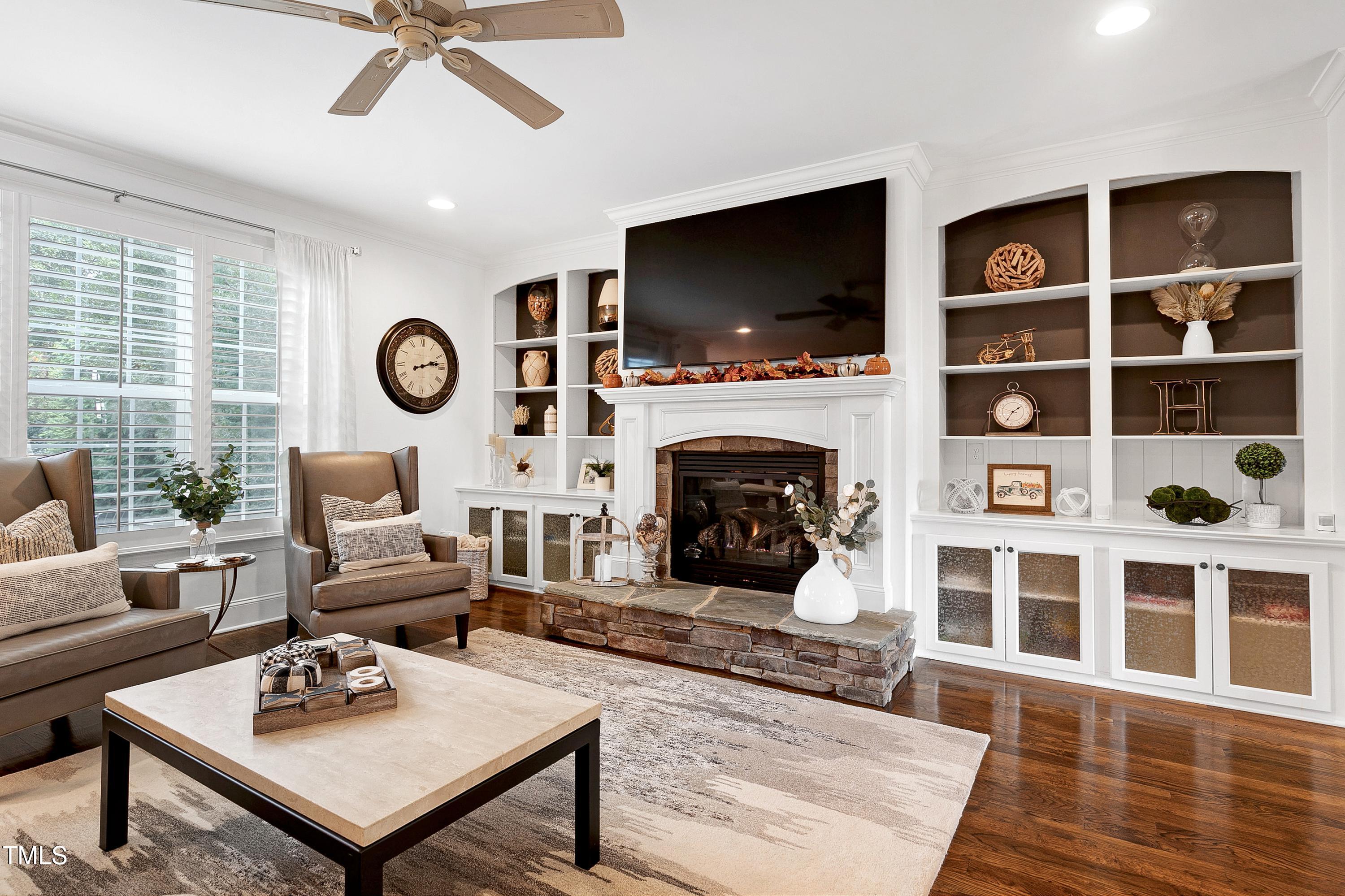 210 Sunset Bluffs Drive
