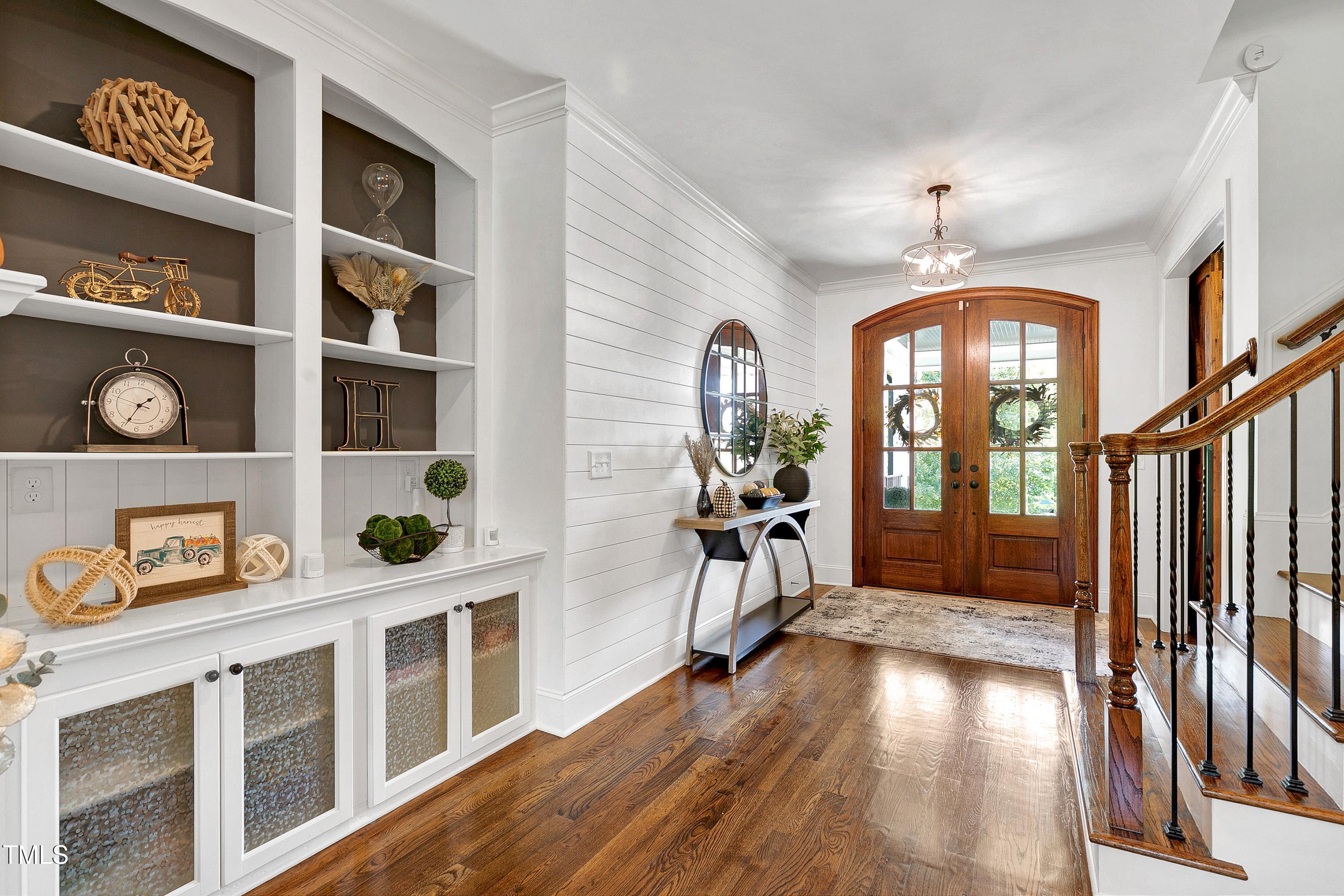 210 Sunset Bluffs Drive