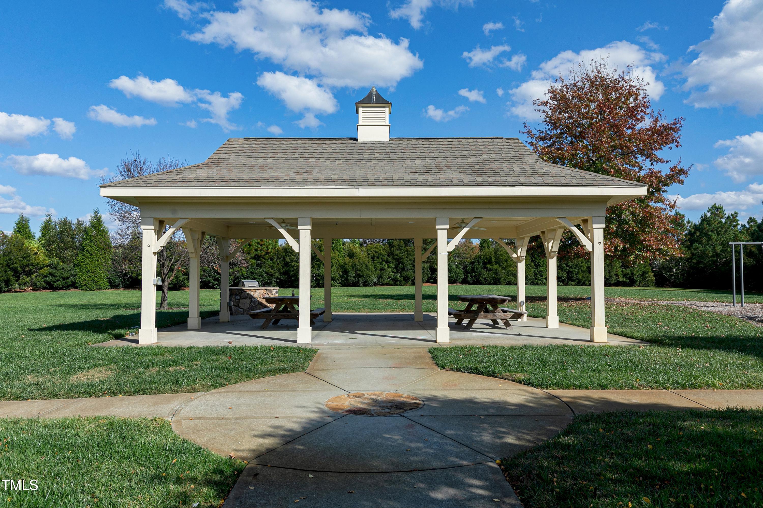 210 Sunset Bluffs Drive