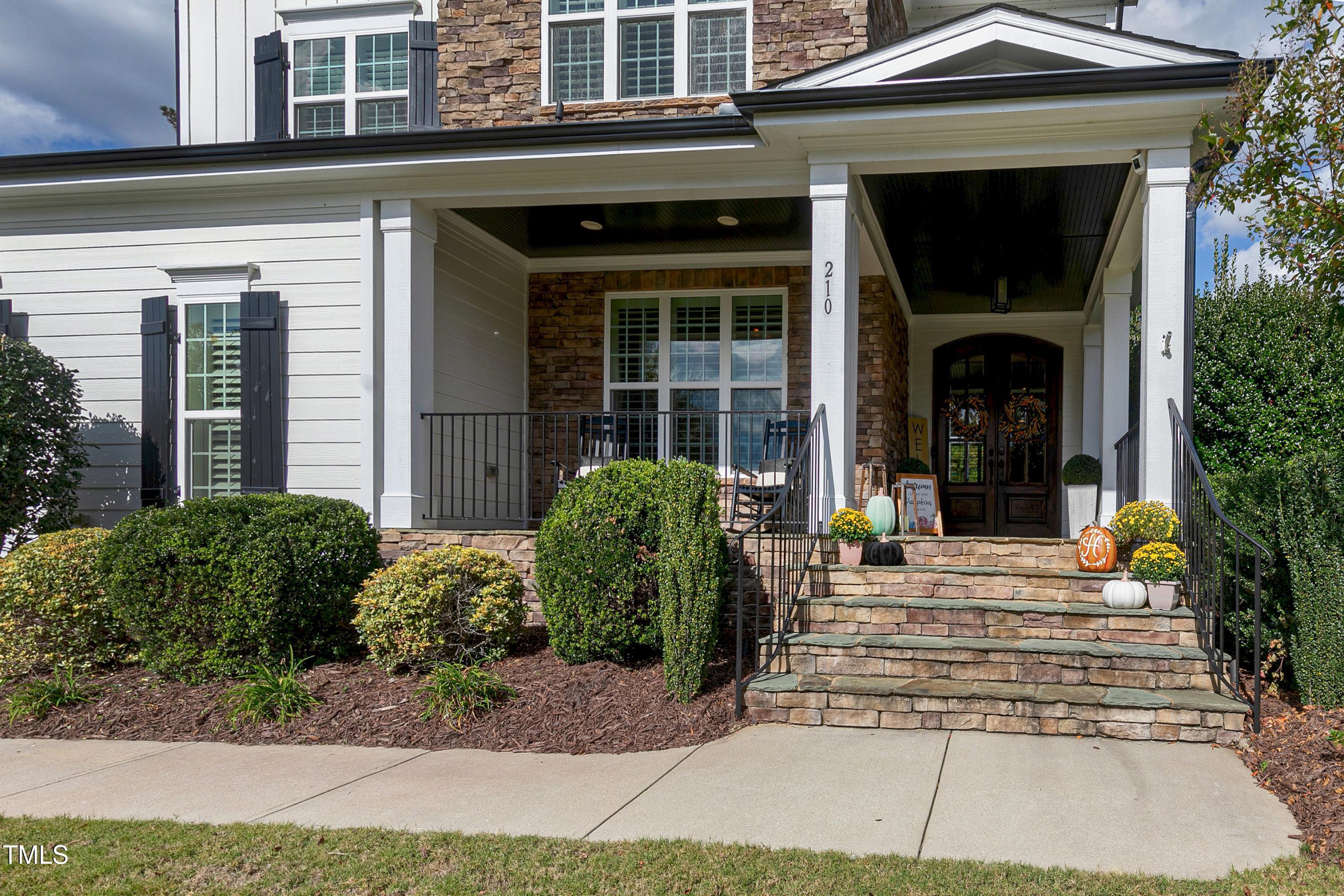 210 Sunset Bluffs Drive