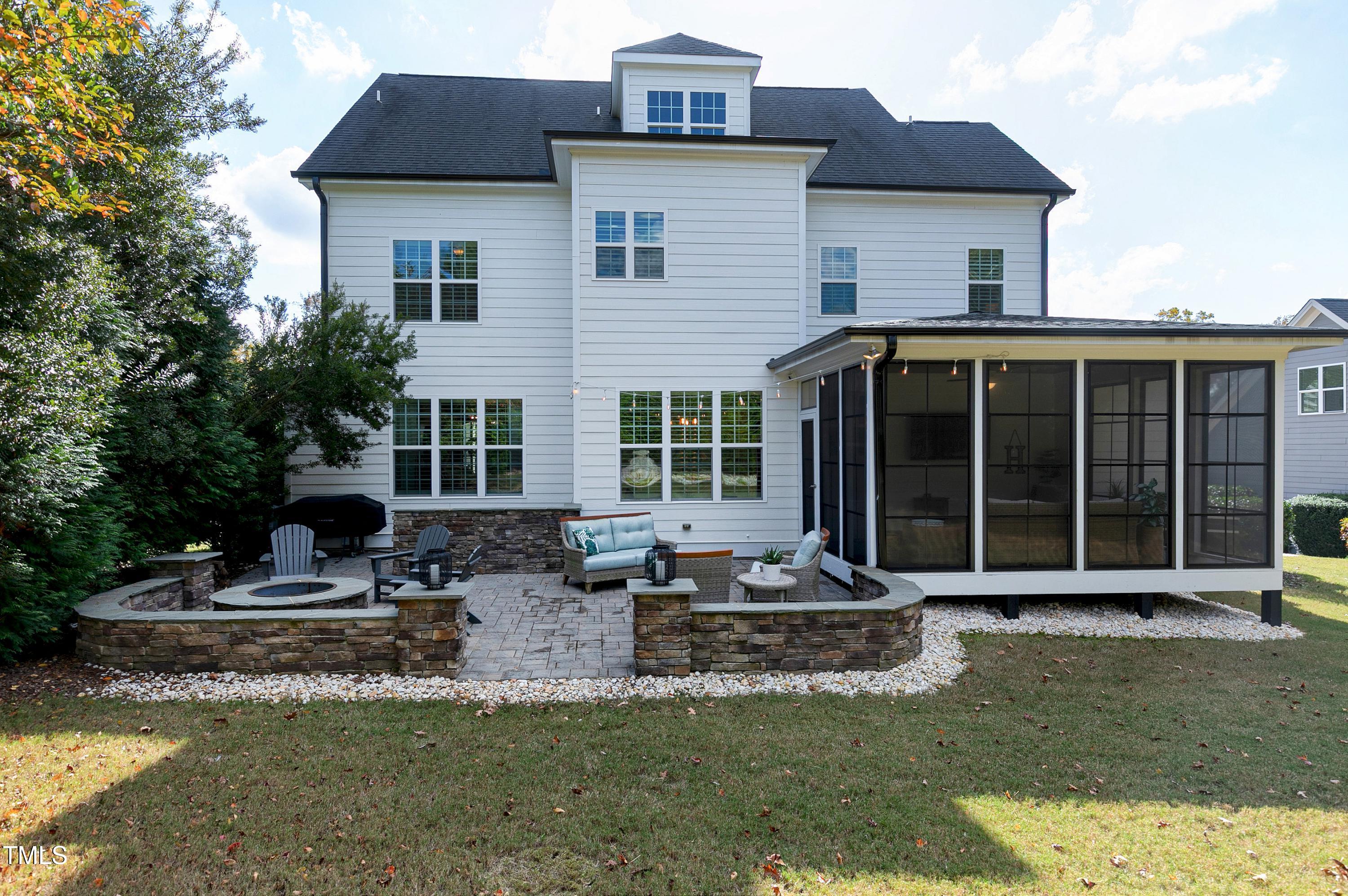 210 Sunset Bluffs Drive