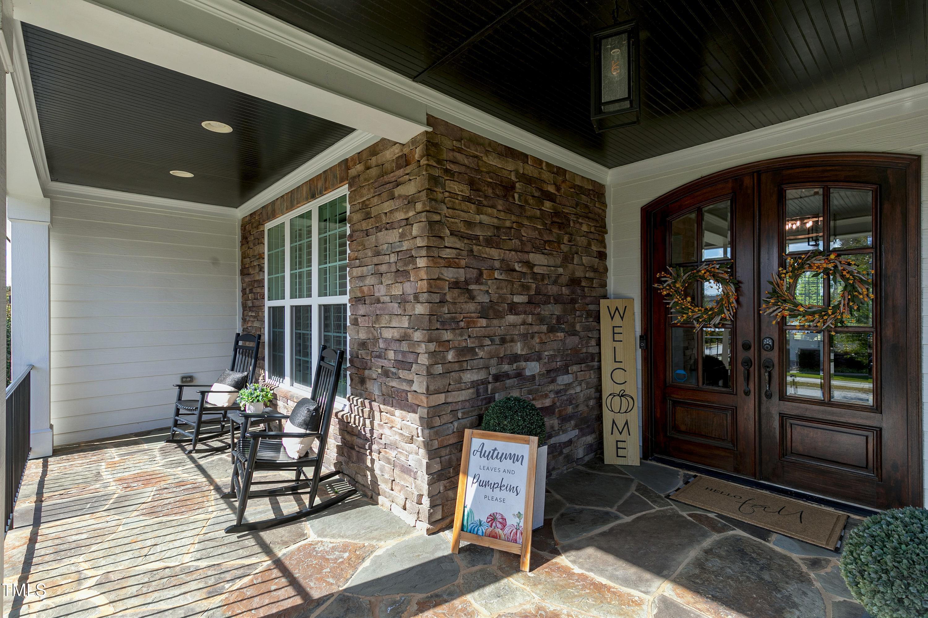 210 Sunset Bluffs Drive
