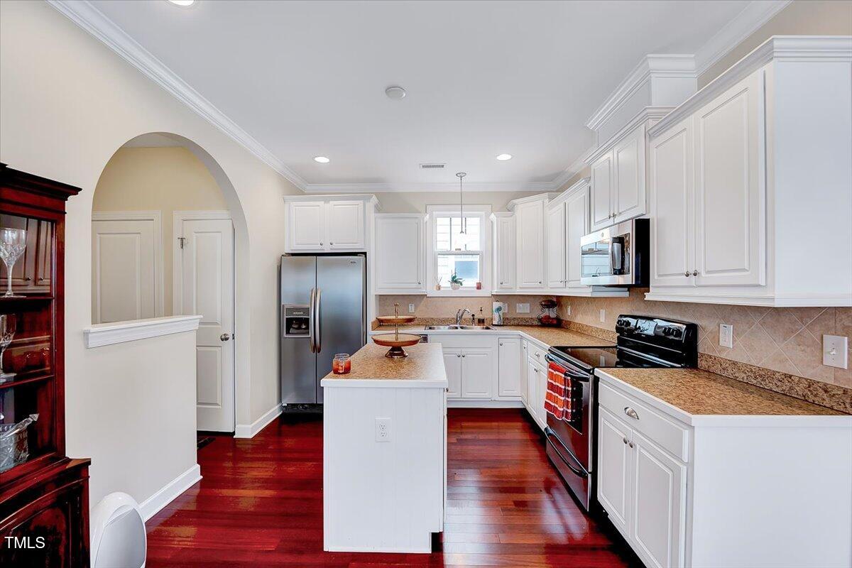 805 Leatherstone Lane