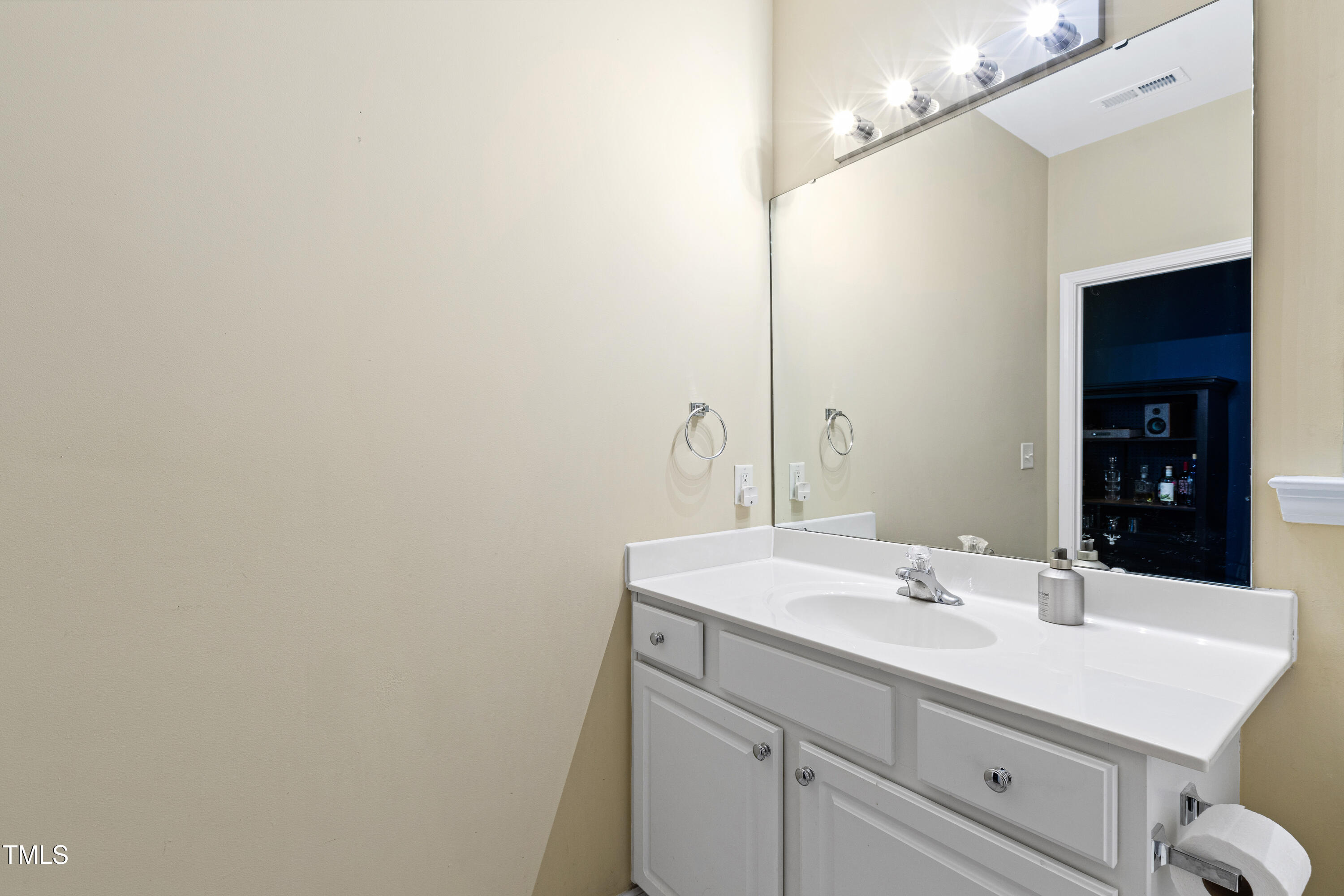 5927 Cameo Glass Way