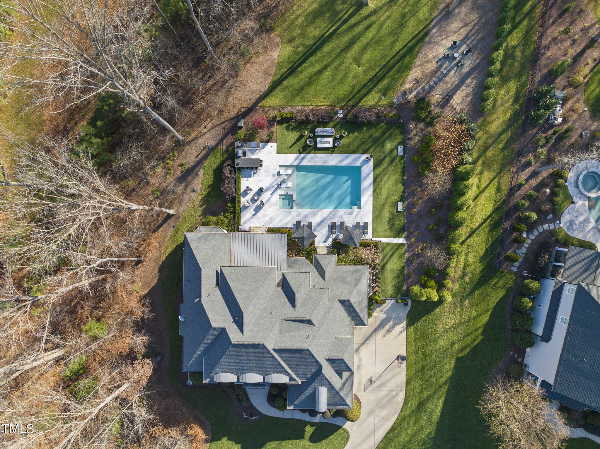 6913 Bartons Bend Way