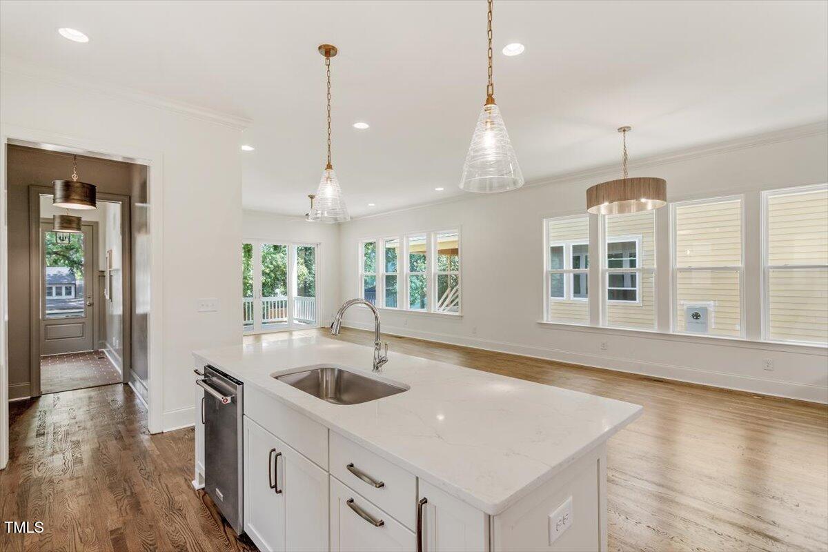 3302.5 Hall Place