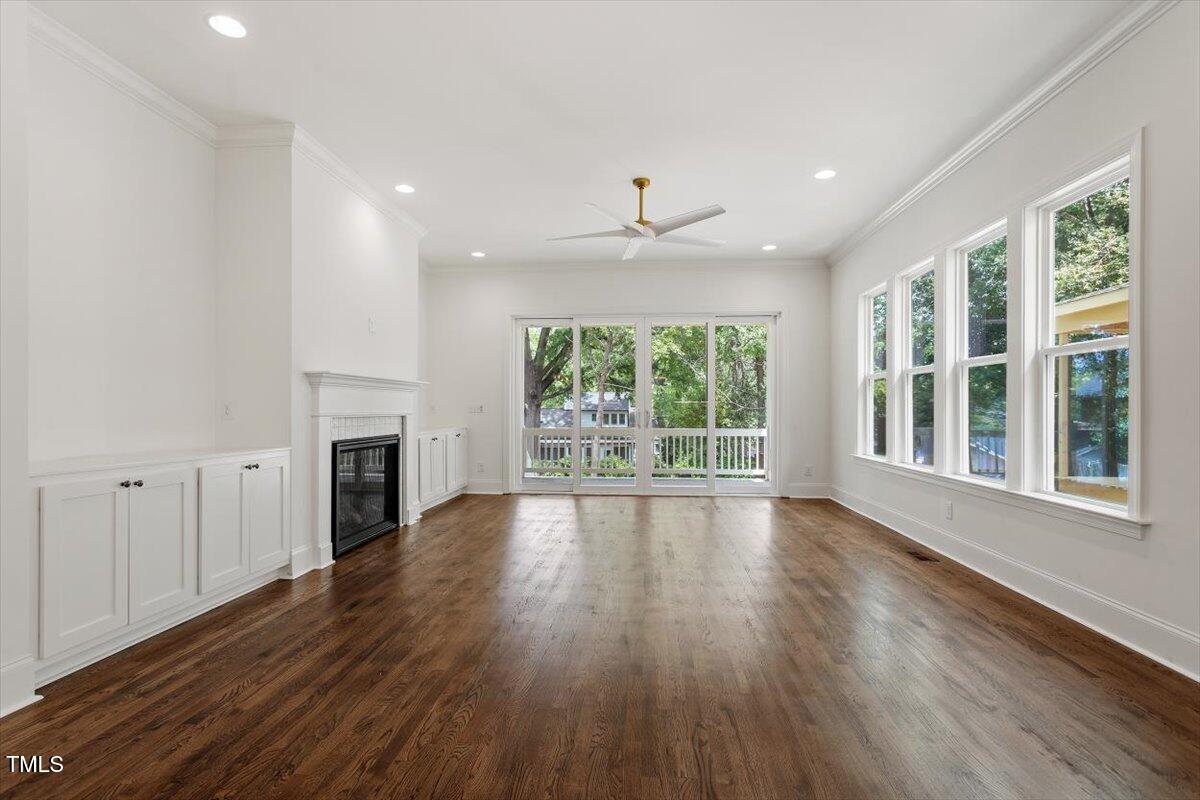 3302.5 Hall Place