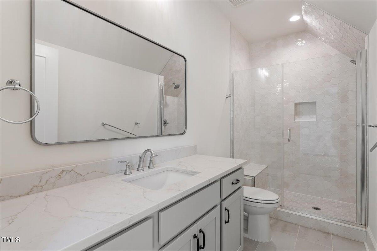3302.5 Hall Place