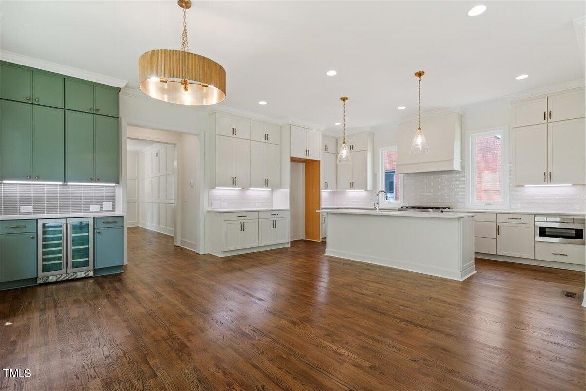 3302.5 Hall Place