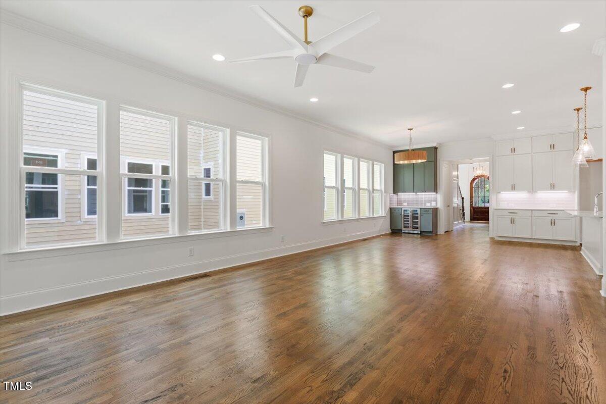 3302.5 Hall Place