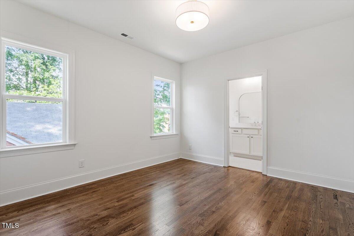 3302.5 Hall Place