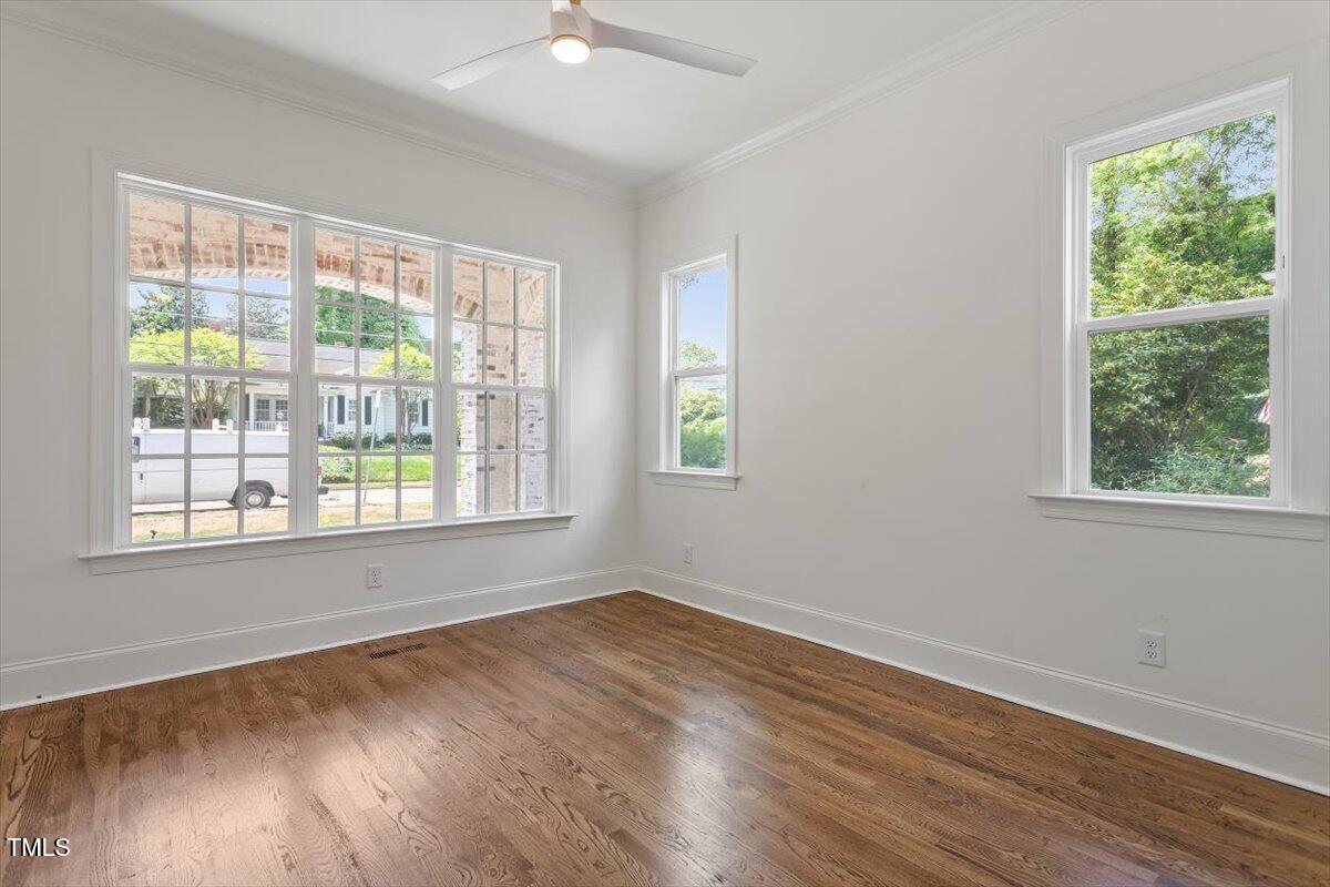 3302.5 Hall Place