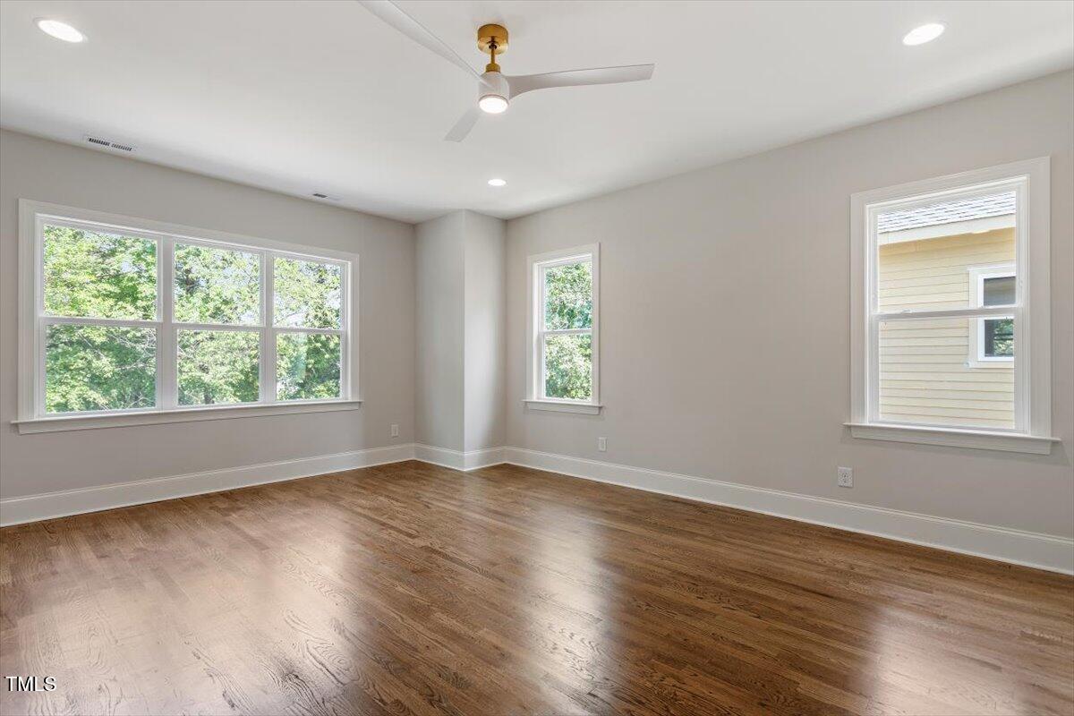 3302.5 Hall Place