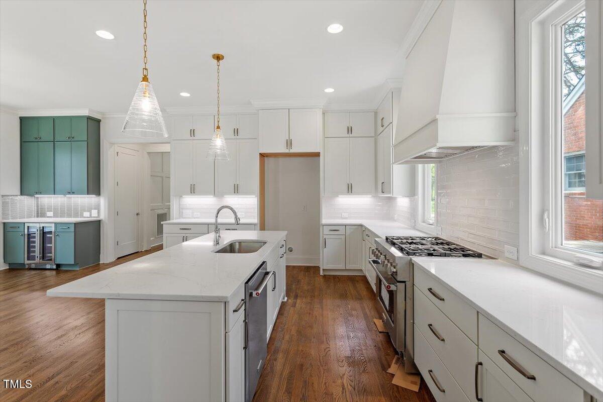 3302.5 Hall Place