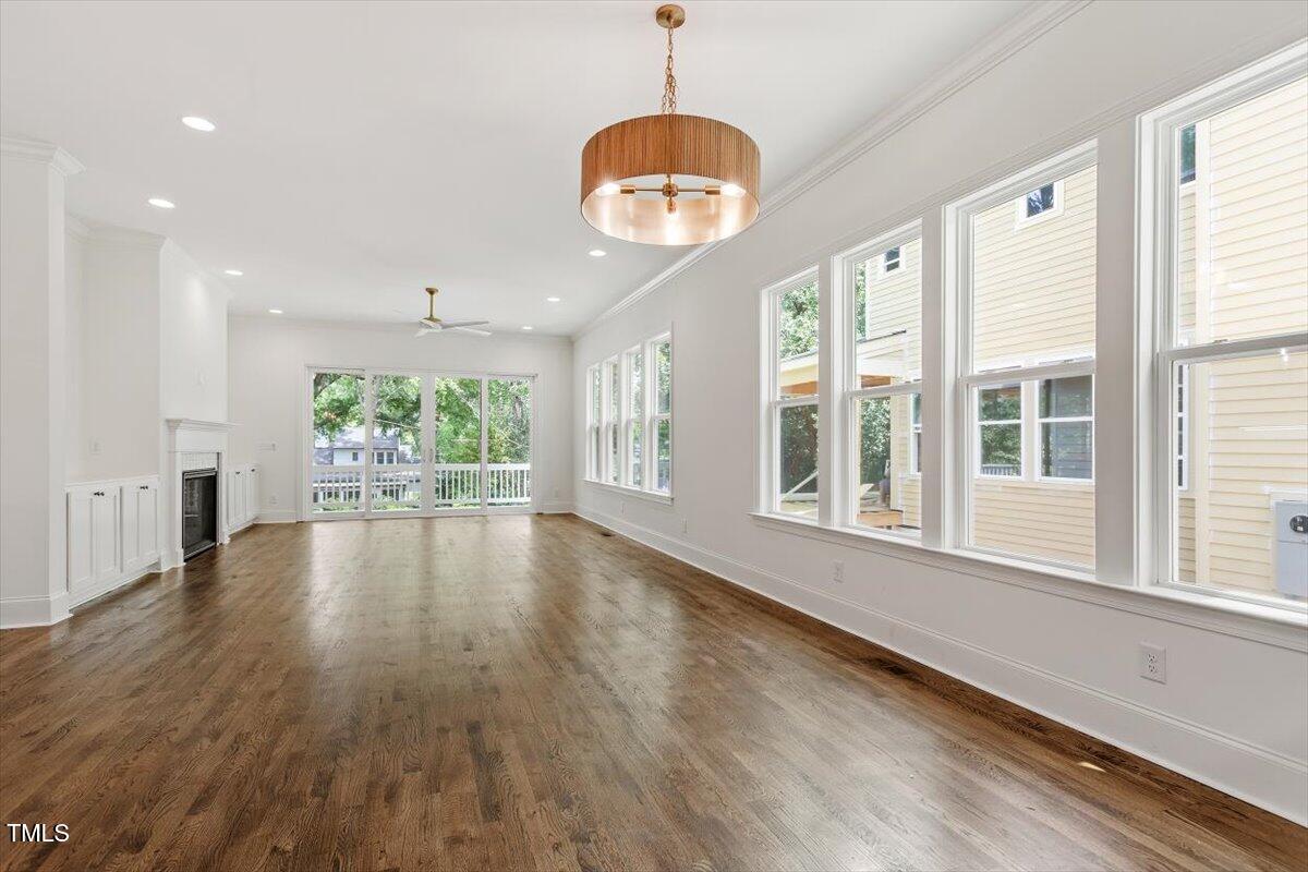 3302.5 Hall Place