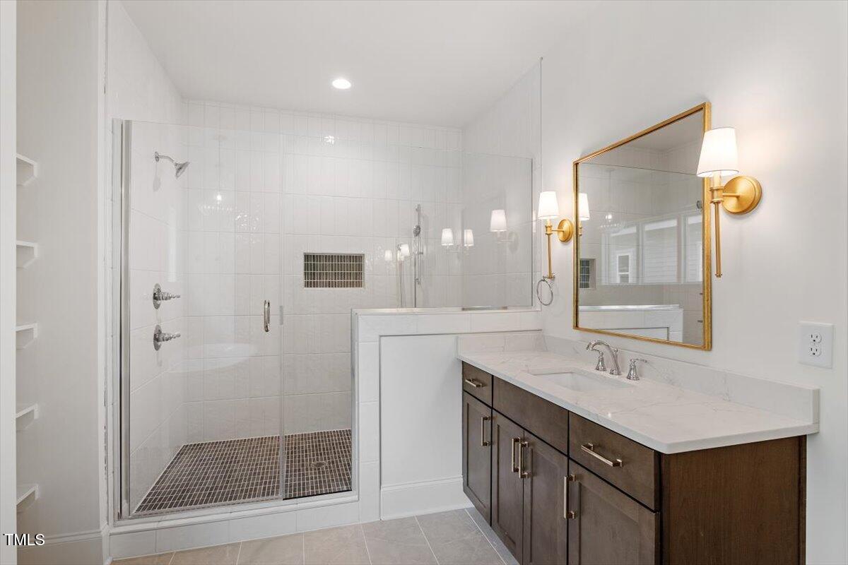 3302.5 Hall Place