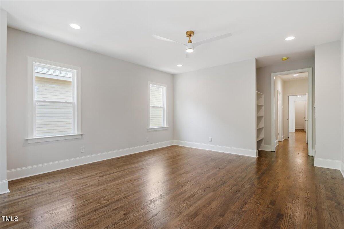 3302.5 Hall Place