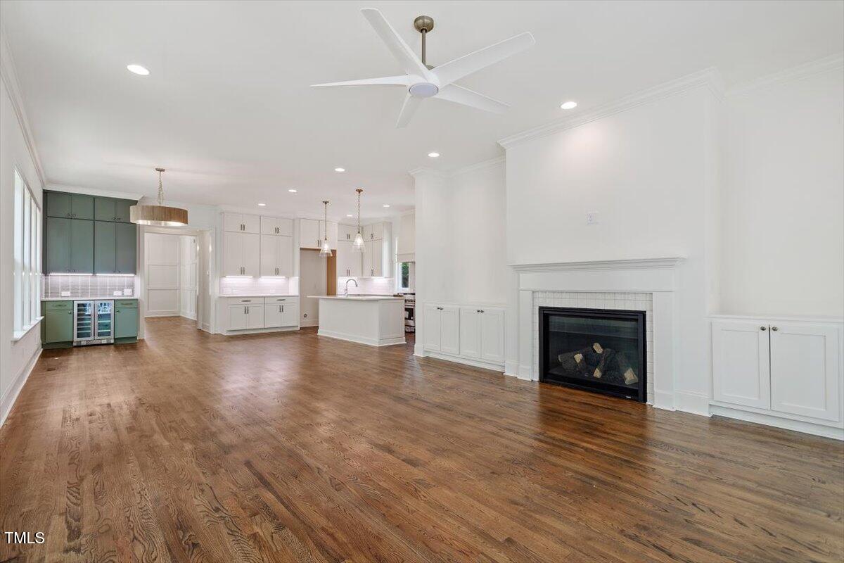3302.5 Hall Place