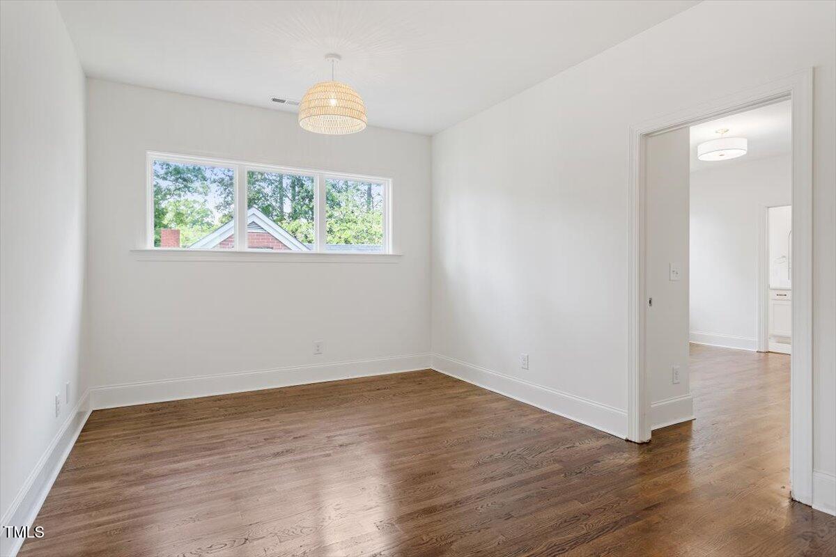 3302.5 Hall Place