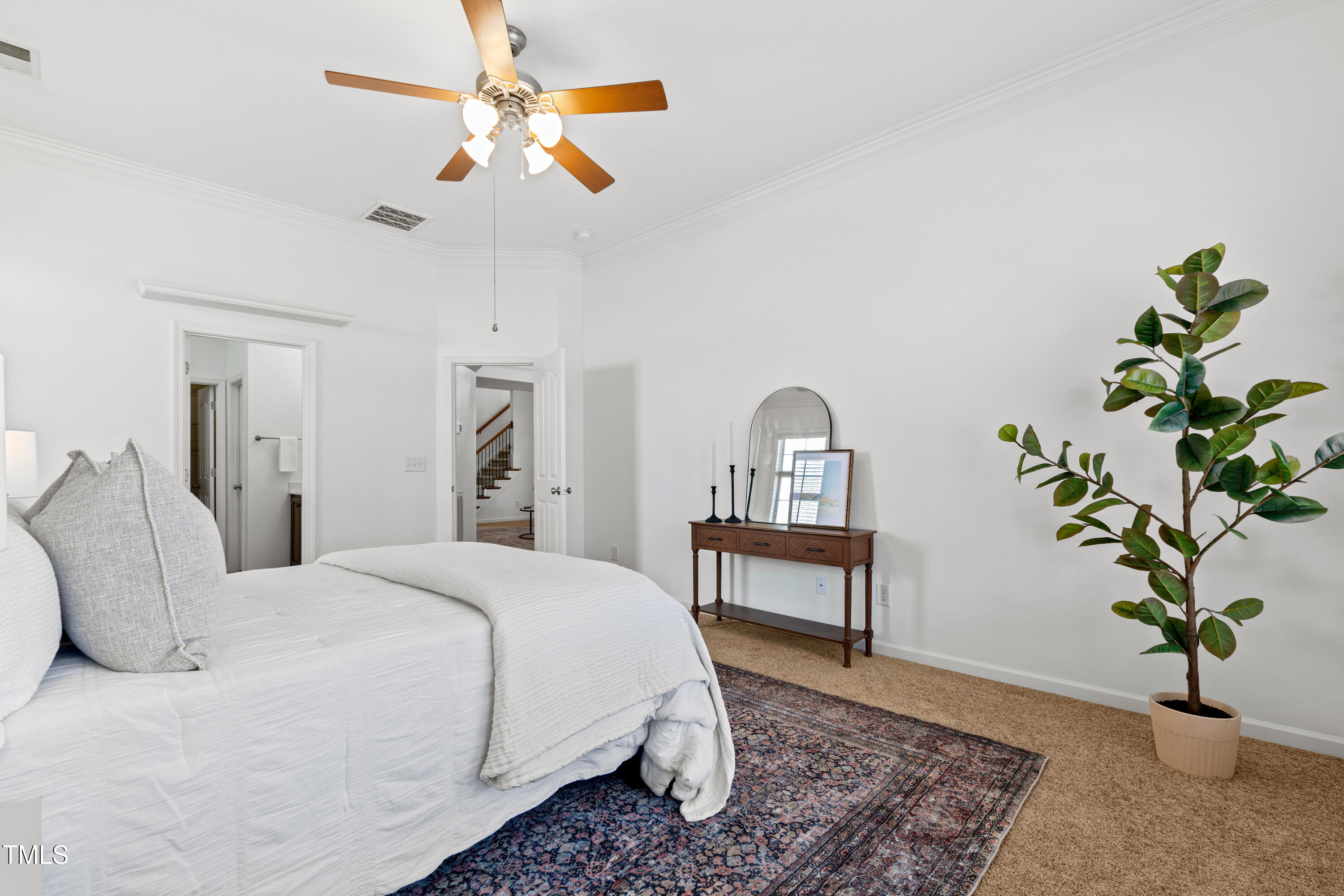 6111 Leesburg Lane
