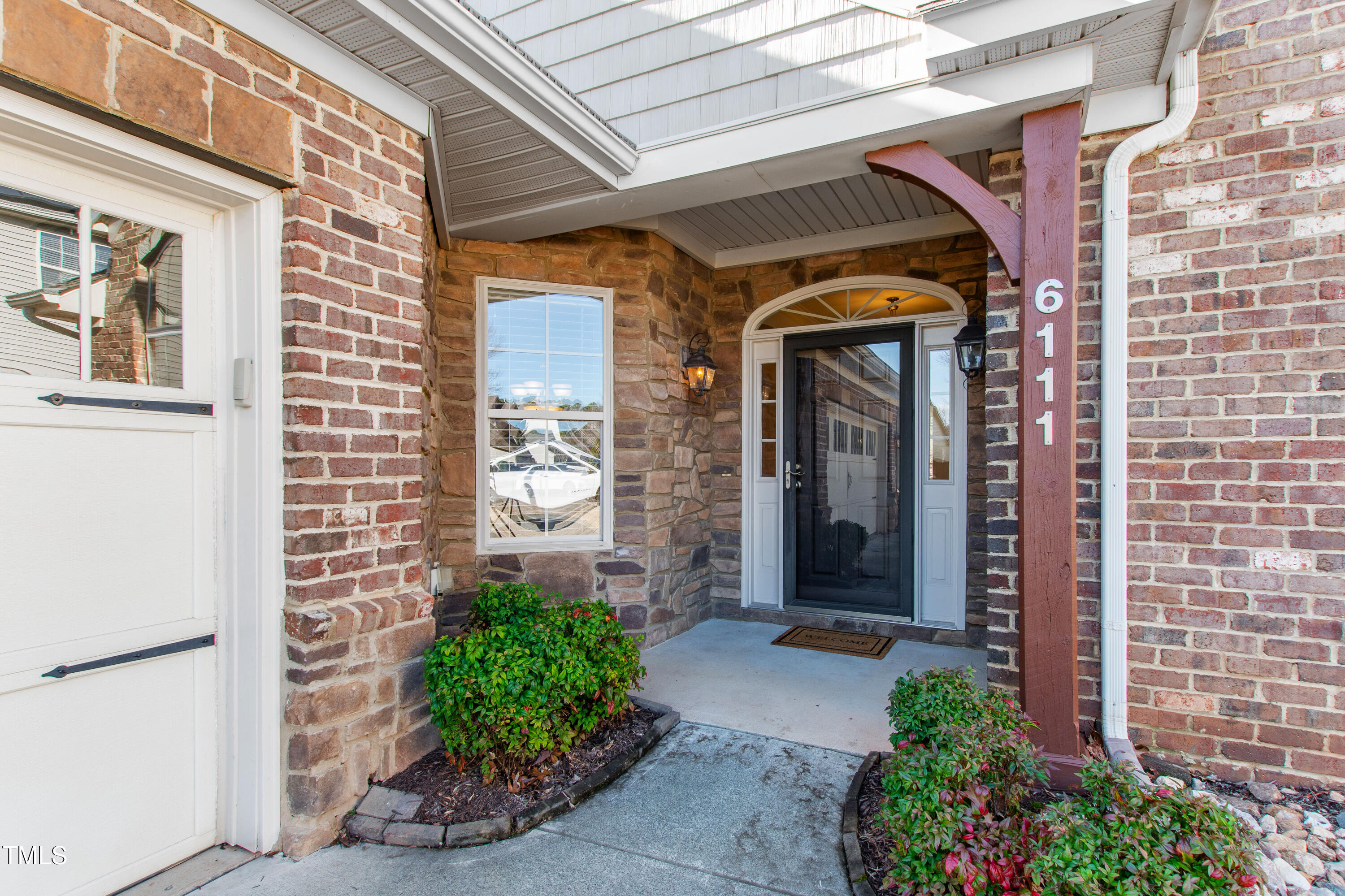 6111 Leesburg Lane