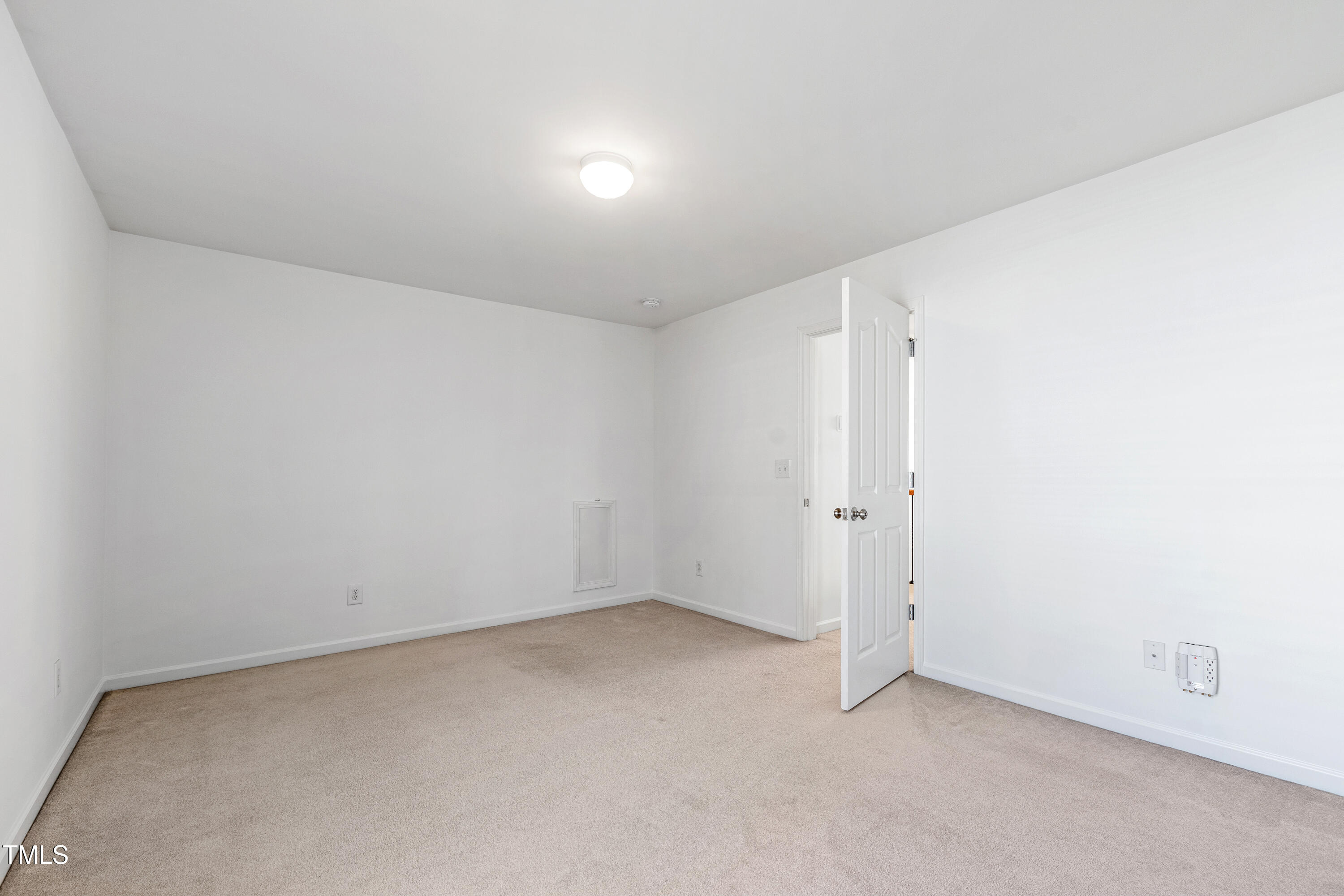 6111 Leesburg Lane