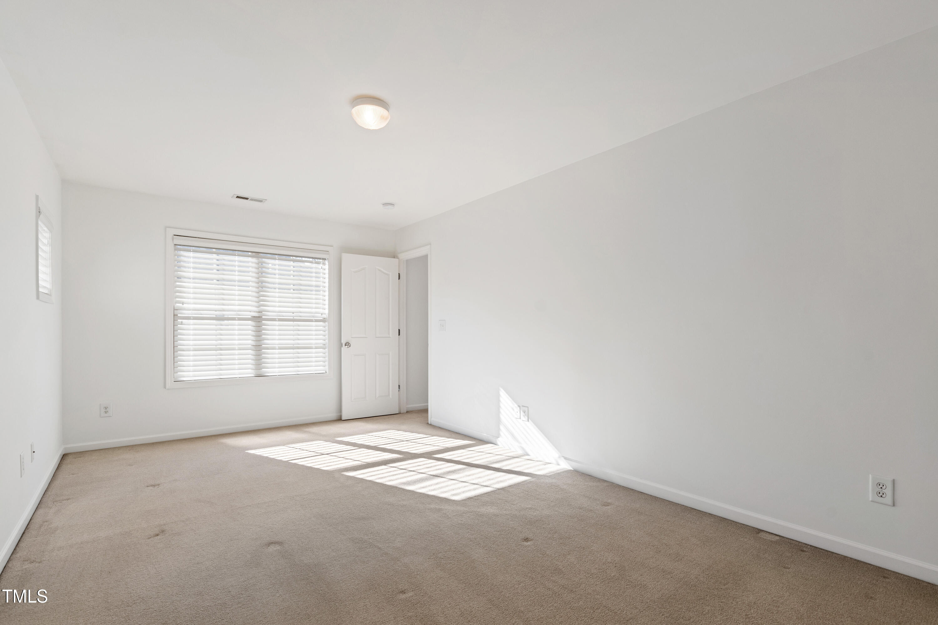 6111 Leesburg Lane
